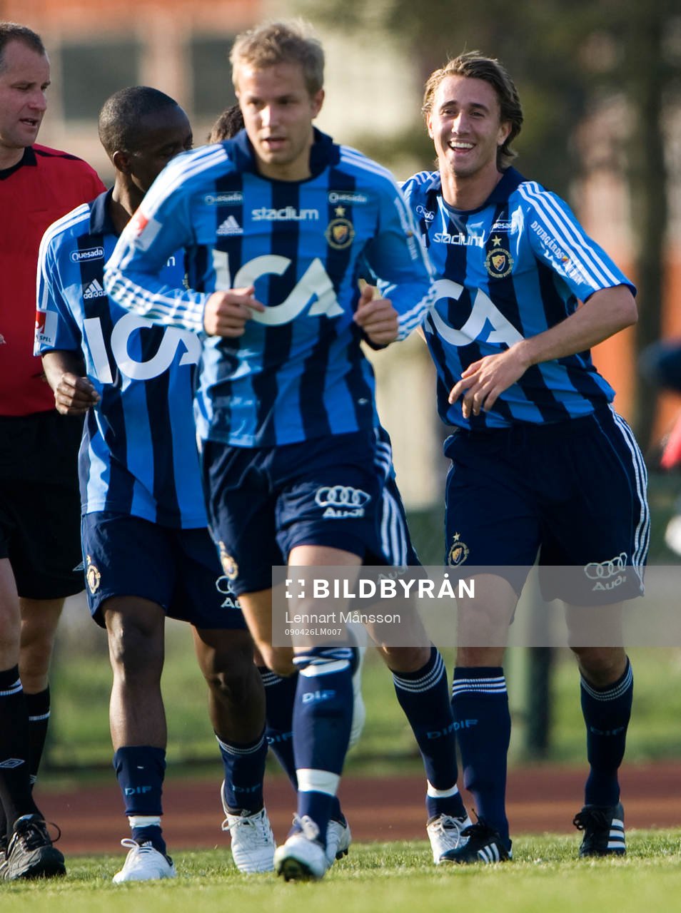 0-1, Philip Hellqvist till höger