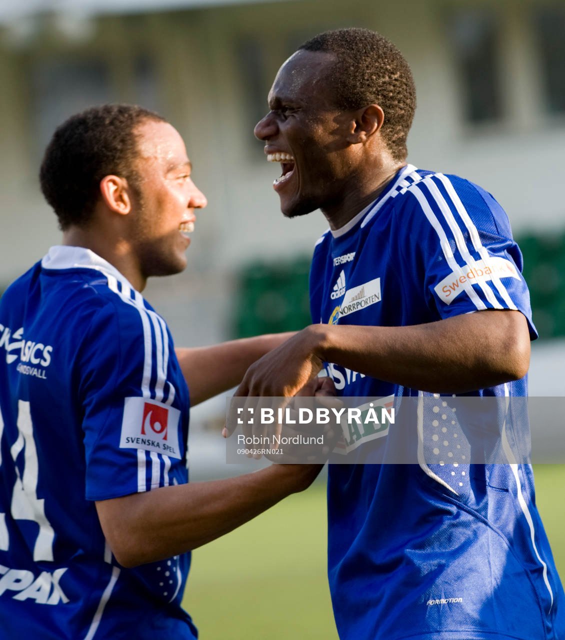 Robert Mambo Mumba, jubel