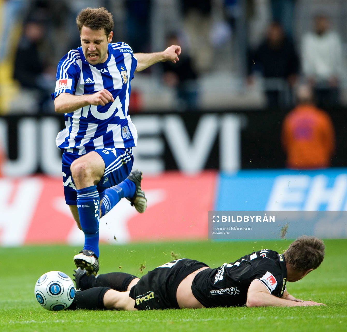 Stefan Selakovic flyger fram