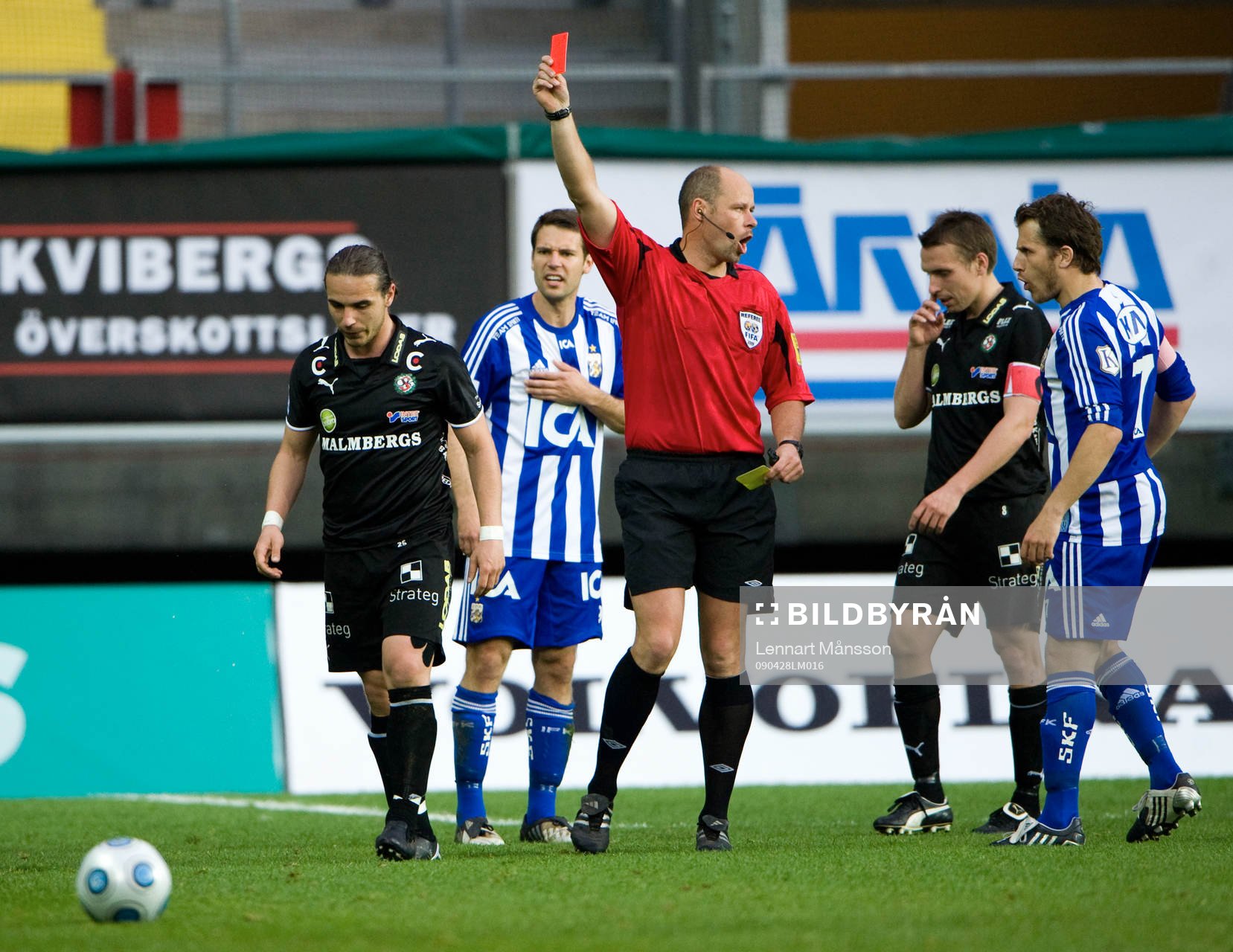Utvisning, Nordin Gerzic, Martin Hansson, domare, visar