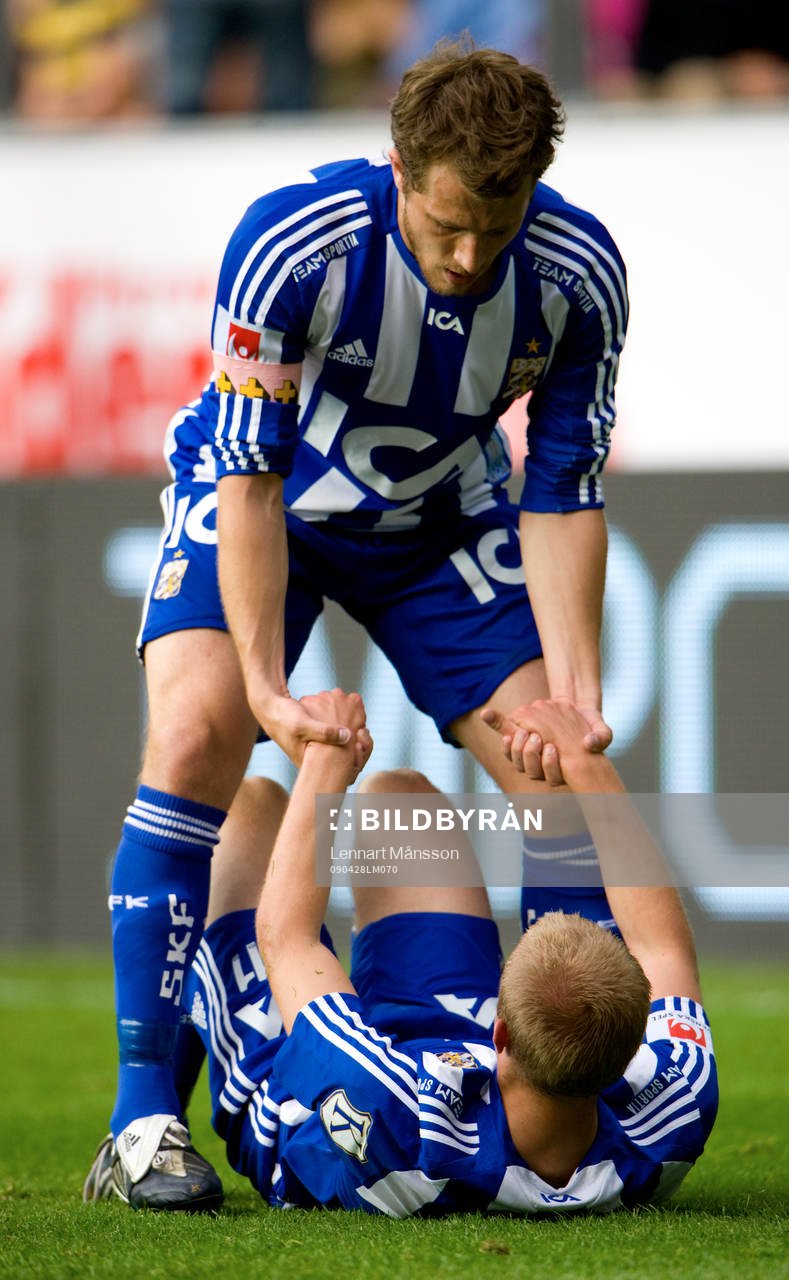Tobias Hysén hjälper Robin Söder. Skada, hjälp
