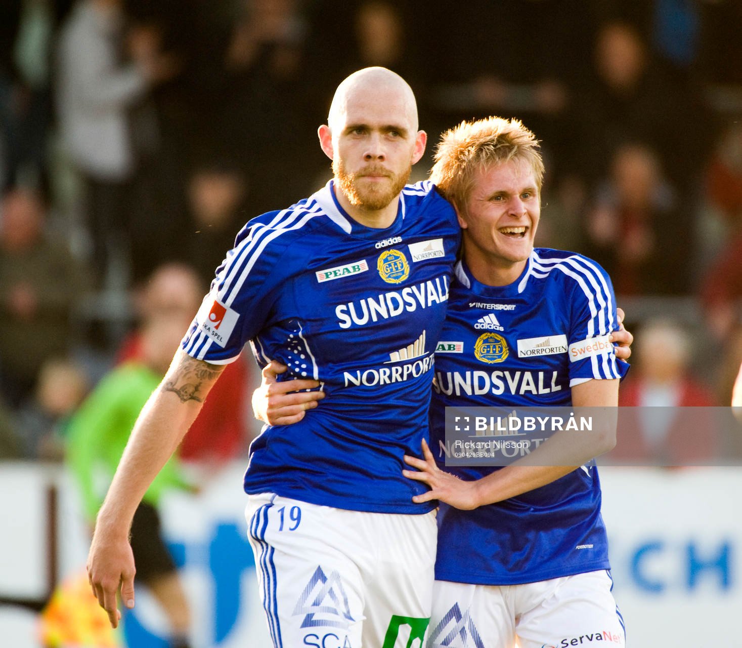  Hannes Sigurdsson,  jubel med lagkompisar.
