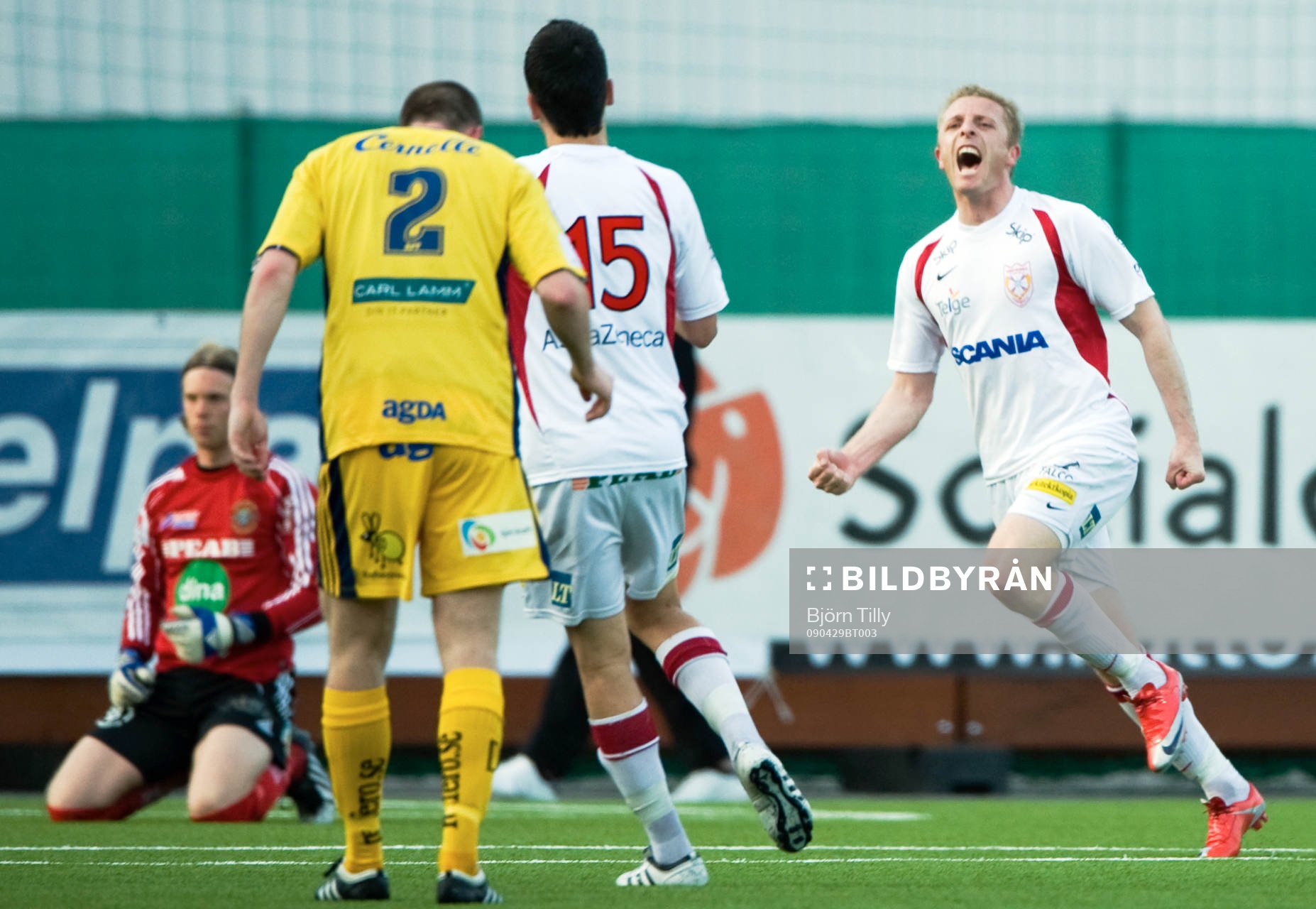  Kristofer Nilsson, målvakt, Ängelholm och Xhevdet Llumnica, Assyriska efter 2-0.