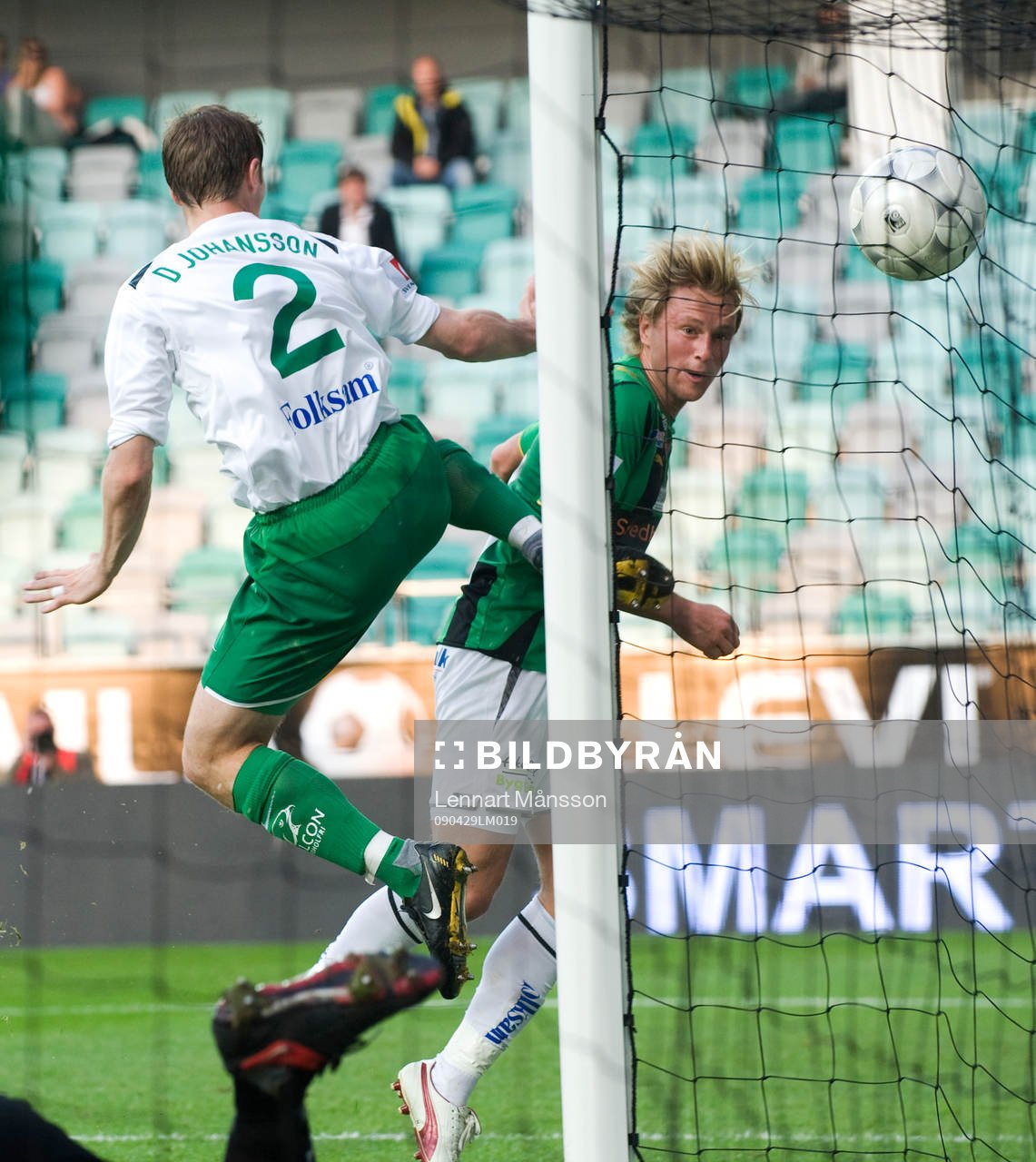 Tommy Lycén nära nicka in en boll