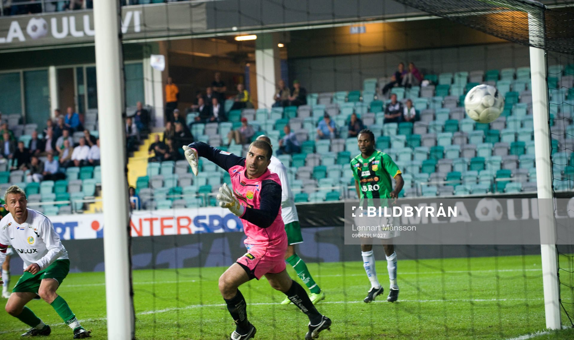 2-2, Dime Jankulovski, målvakt, kan bara konstatera att
