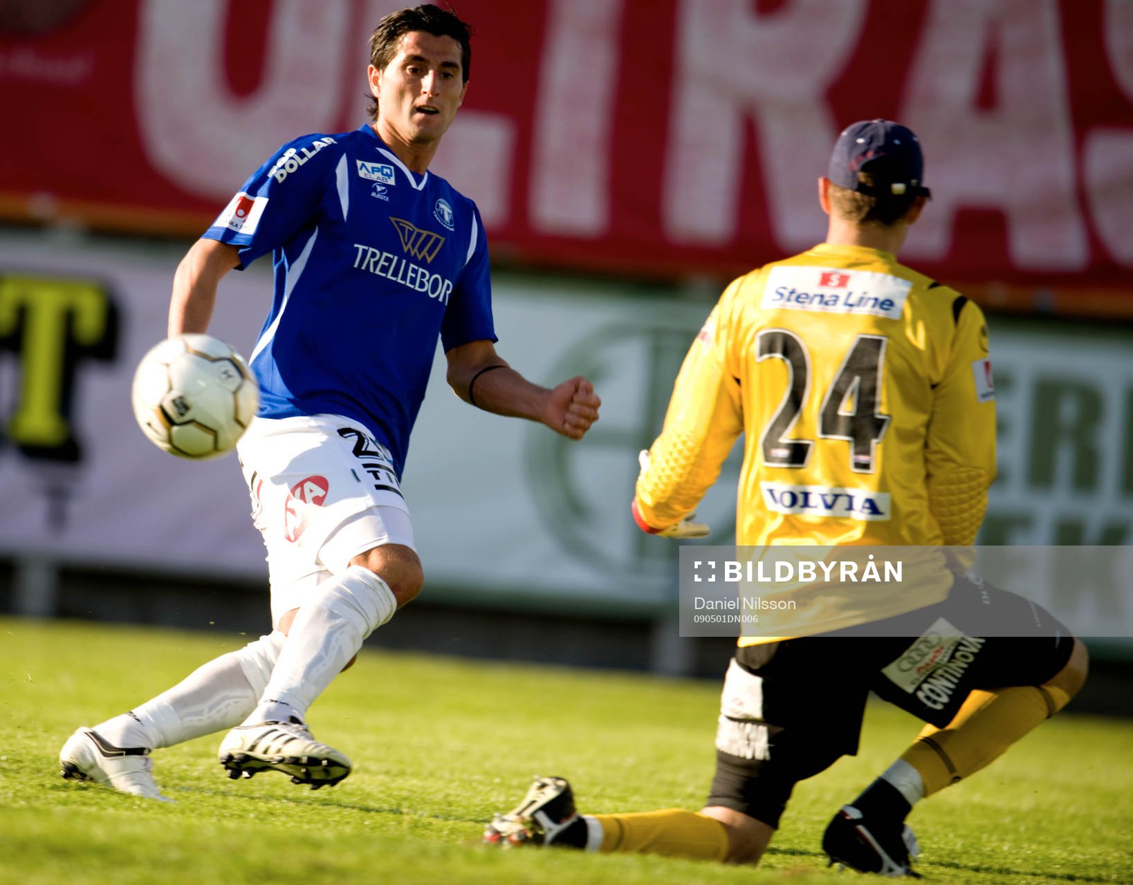   Yousef Fakhro, Trelleborg och Nathan Coe, målvakt Örgryte.