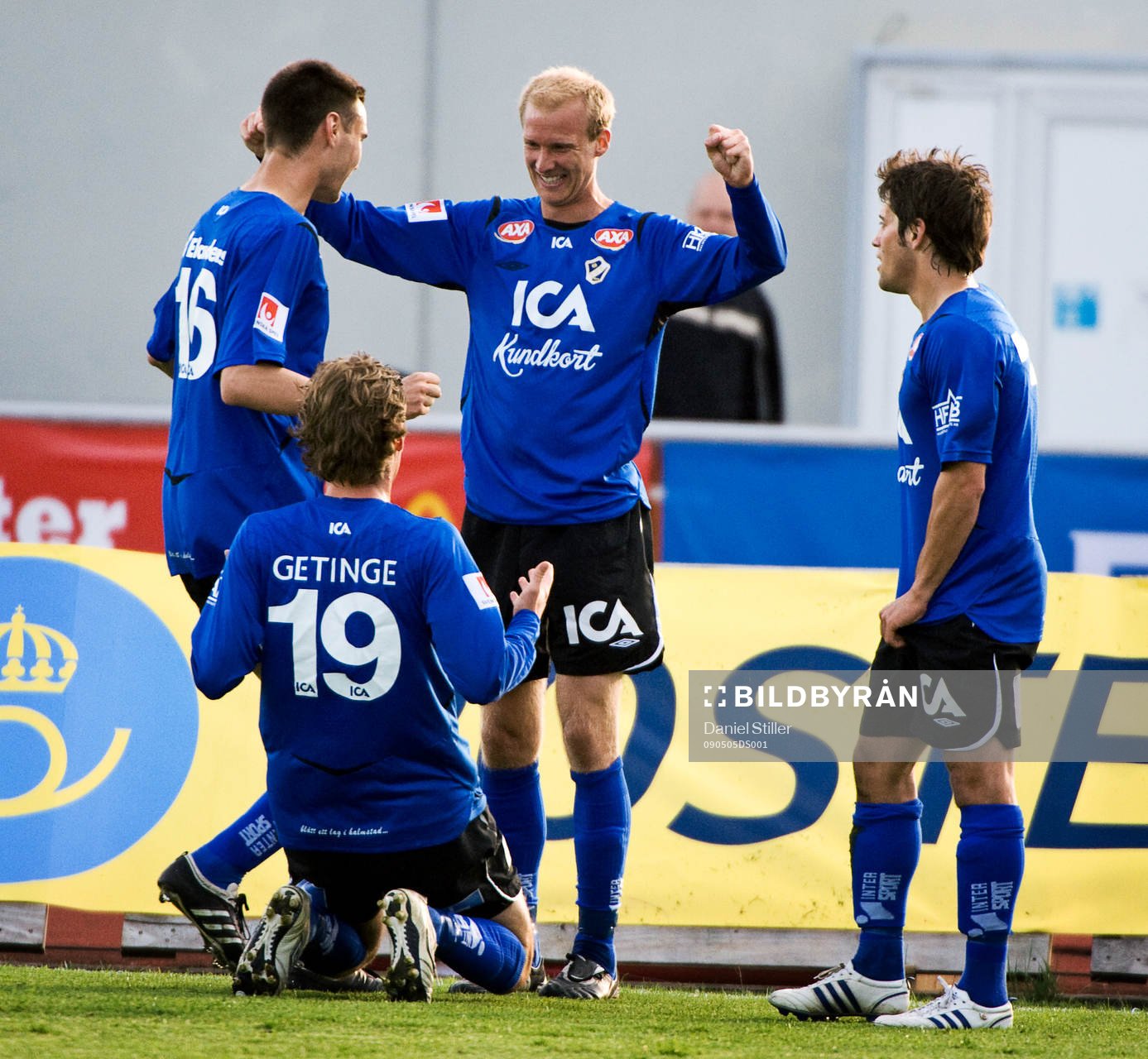 Andreas Johansson,  Halmstad, kvitterar till 1-1. Jubel