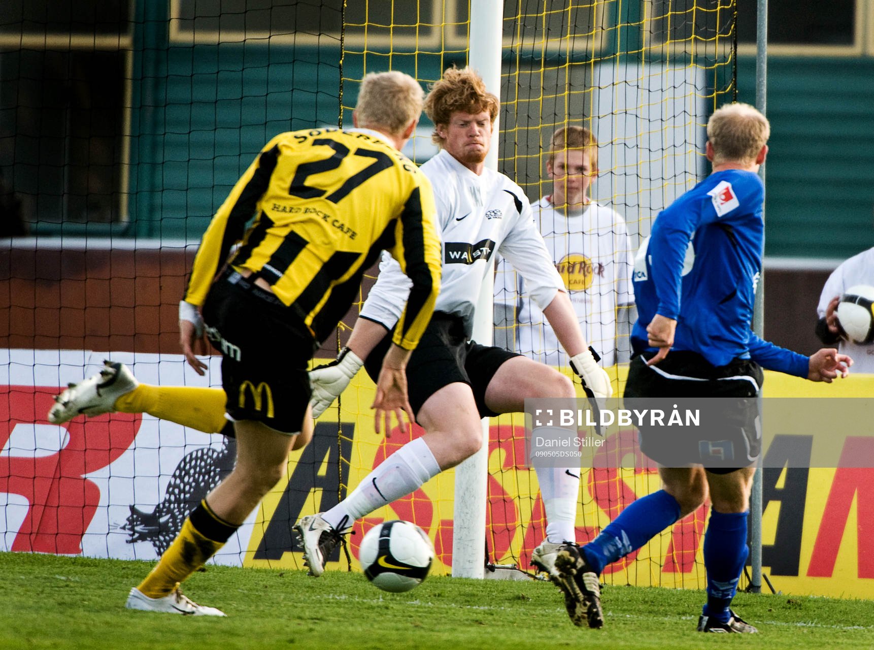 Andreas Johansson,  Halmstad, kvitterar till 1-1 bakom
