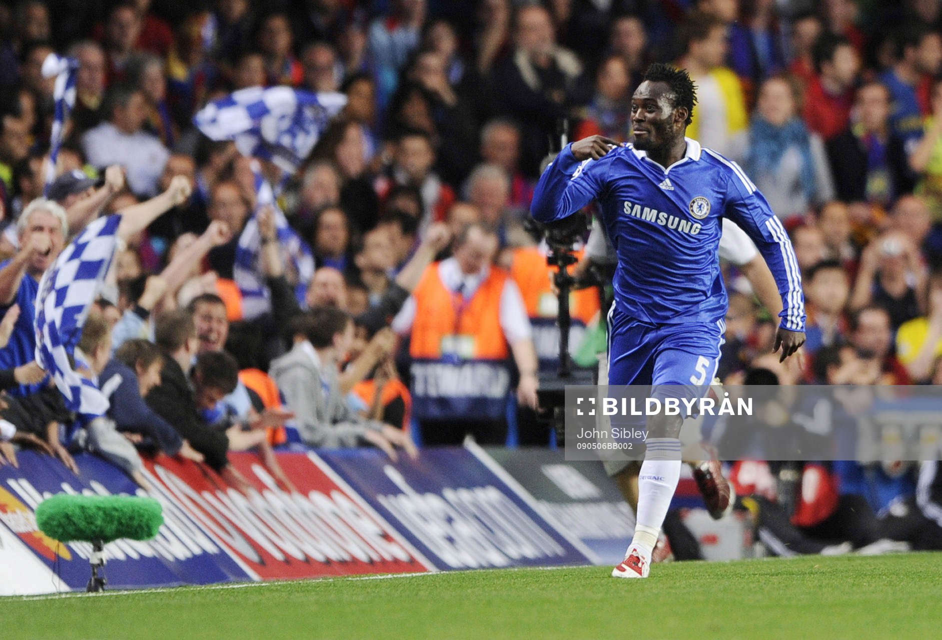  Michael Essien, Chelsea, jubel efter första målet.