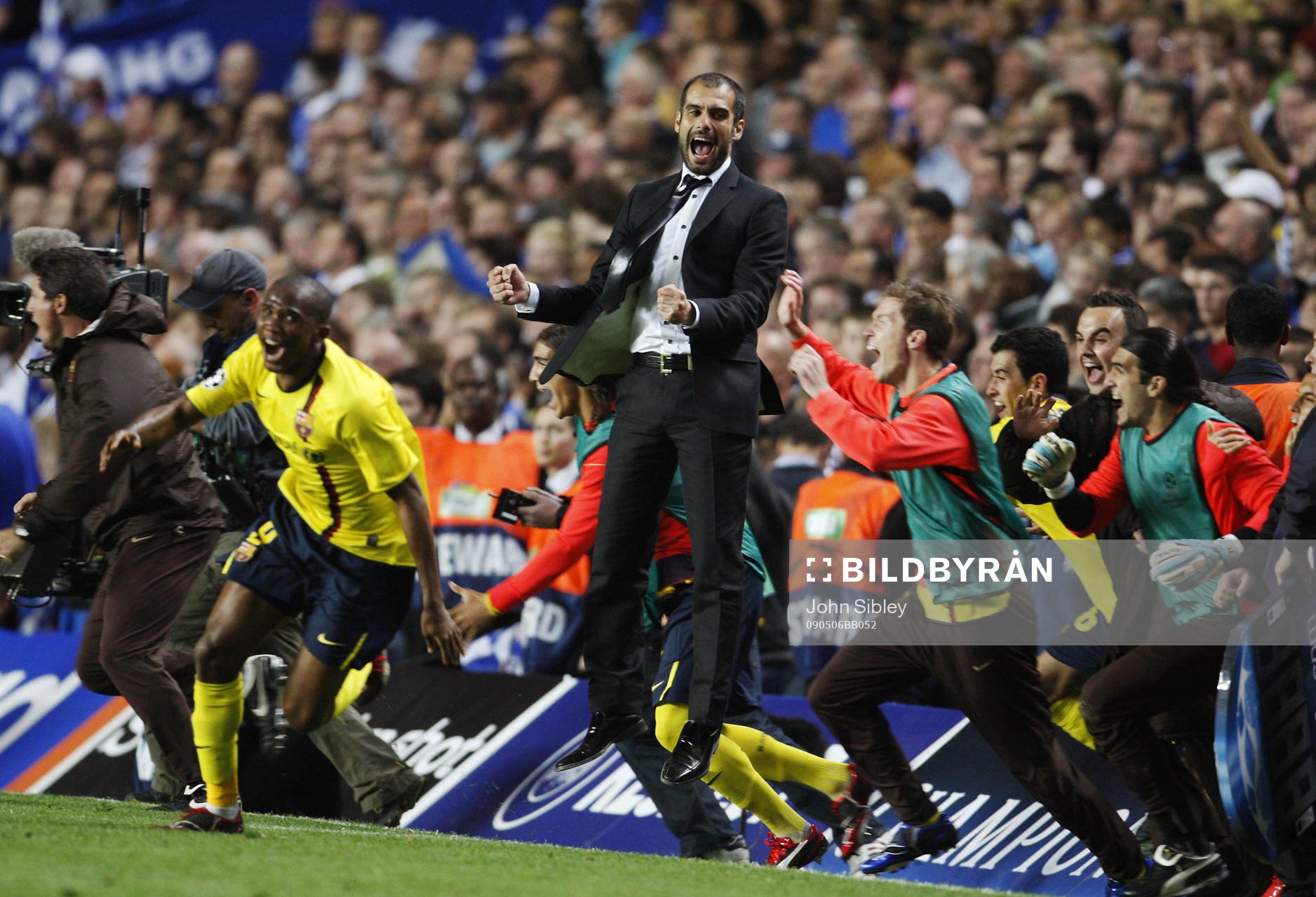  Josep Guardiola, tränare, Barcelona, jubel, glädje efter slutsignalen.