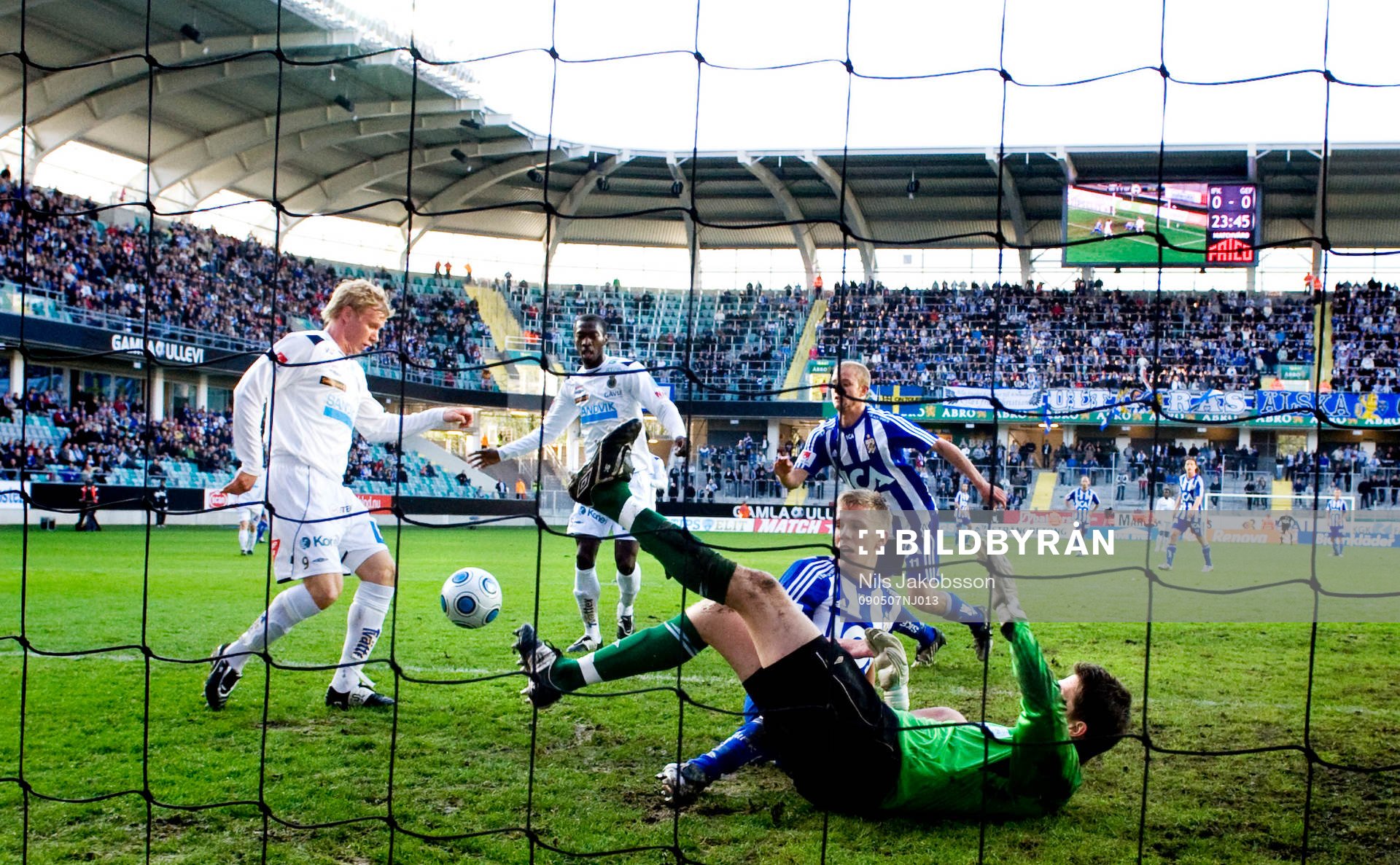 Pontus Wernbloom, IFK Göteborg, missar ett jätteläge,