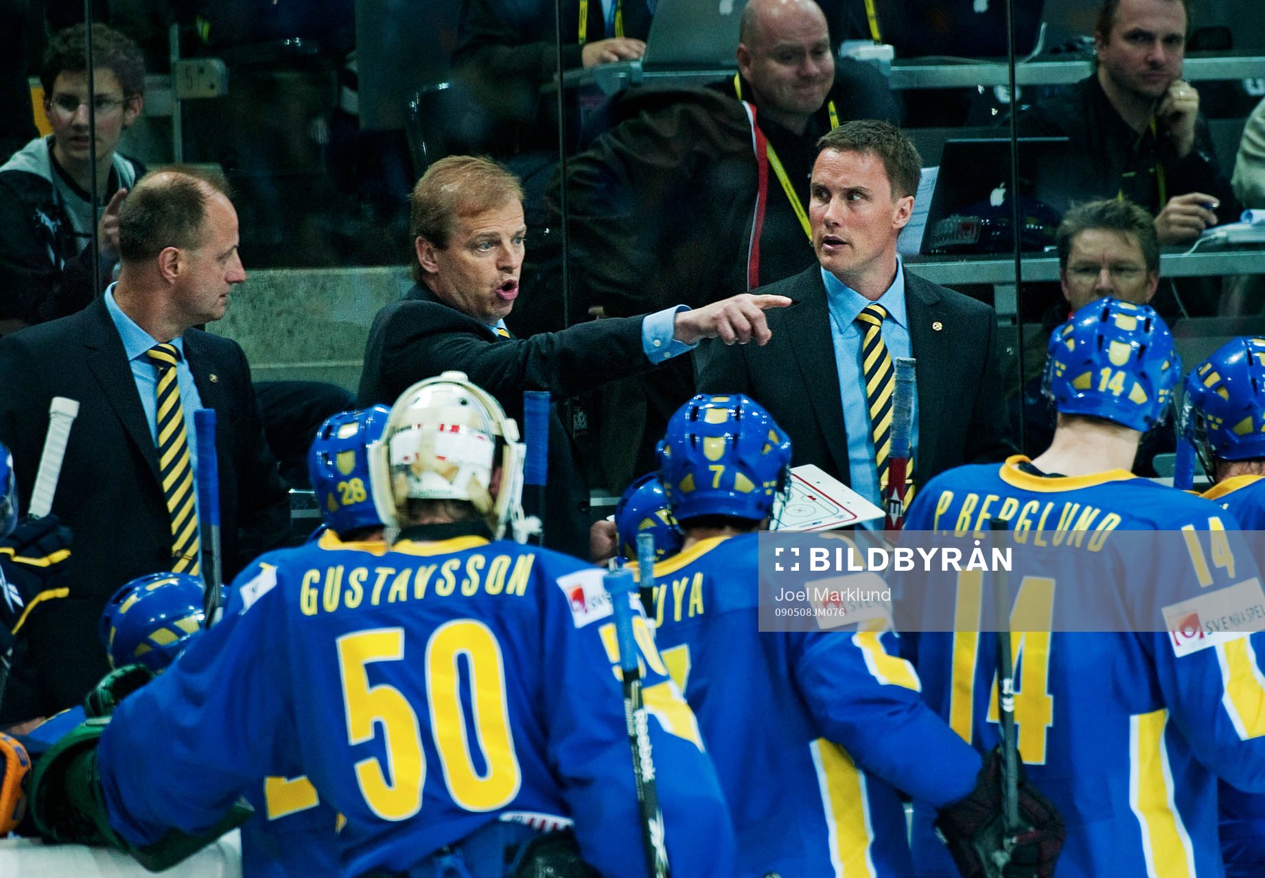 Bengt-Åke Gustafsson, förbundskapten, Sverige, ger