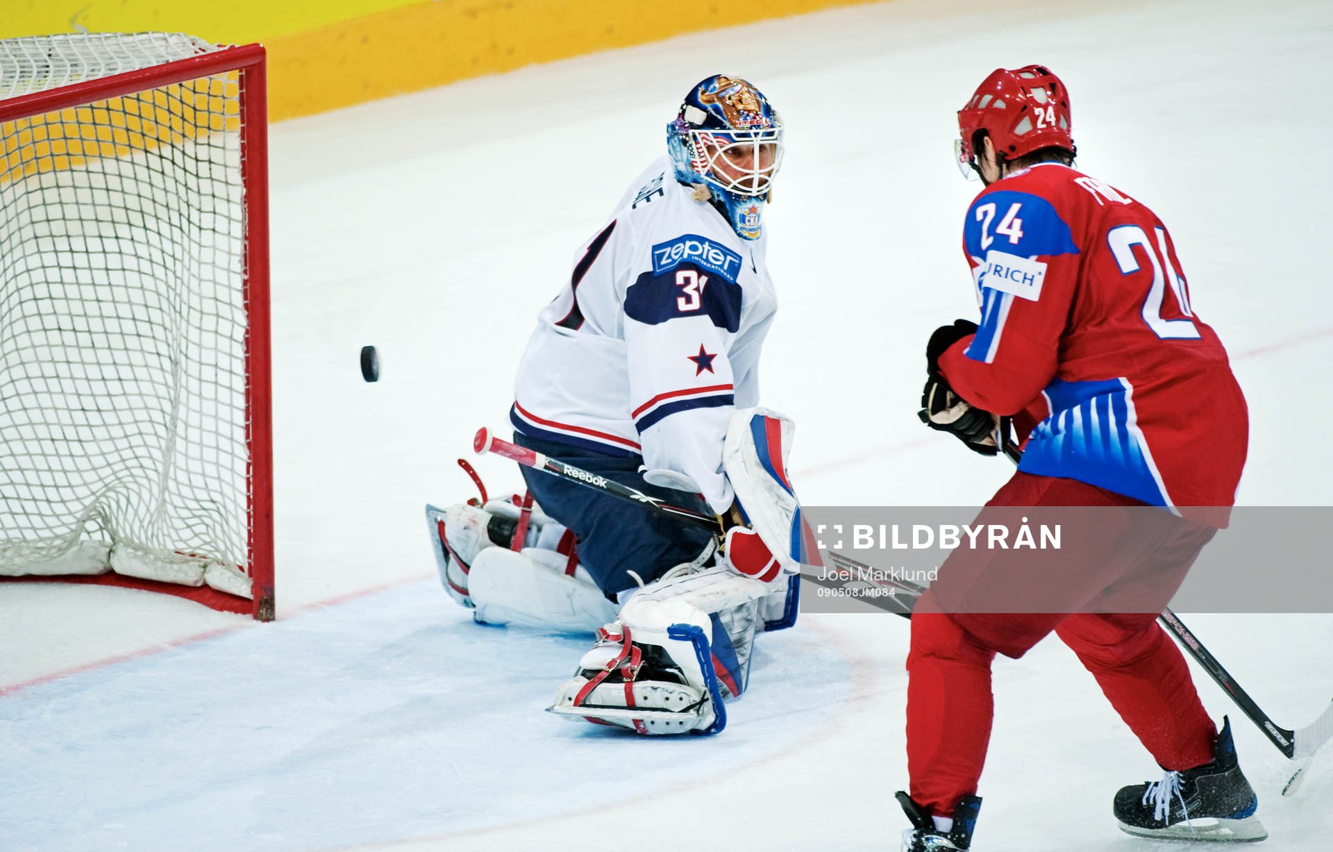 Robert Esche, målvakt, USA, släpper in 2-1-målet