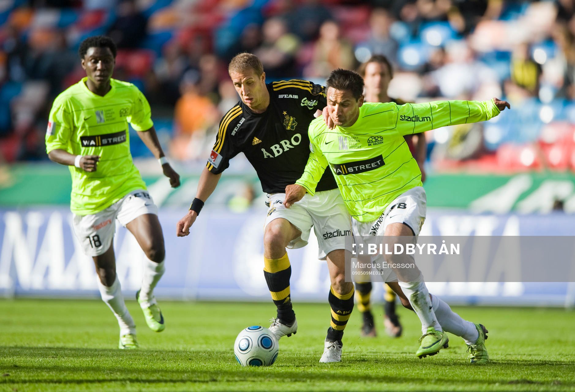 Kenny Pavey, AIK och Johan Lind, Häcken