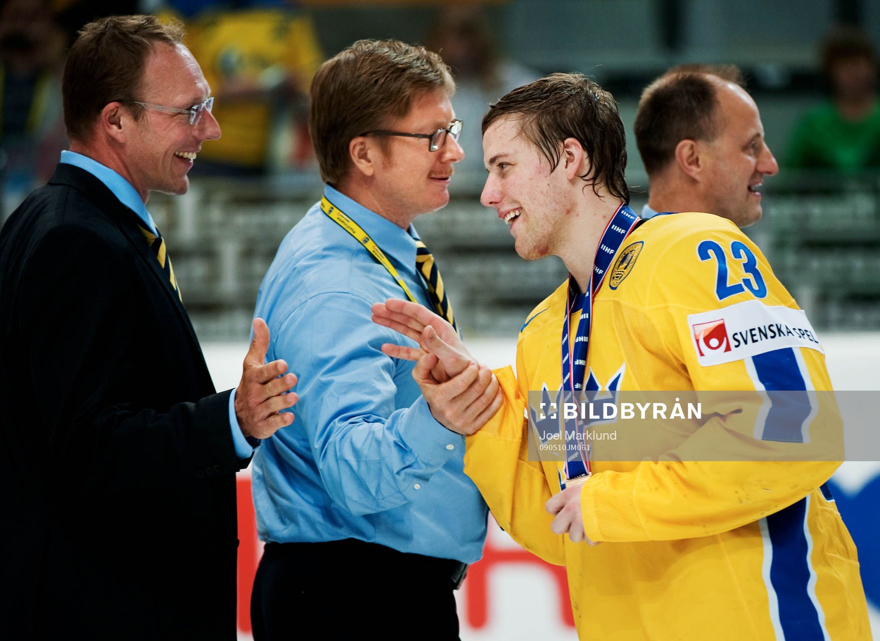 Linus Omark,  är glad över sin medalj. Brons