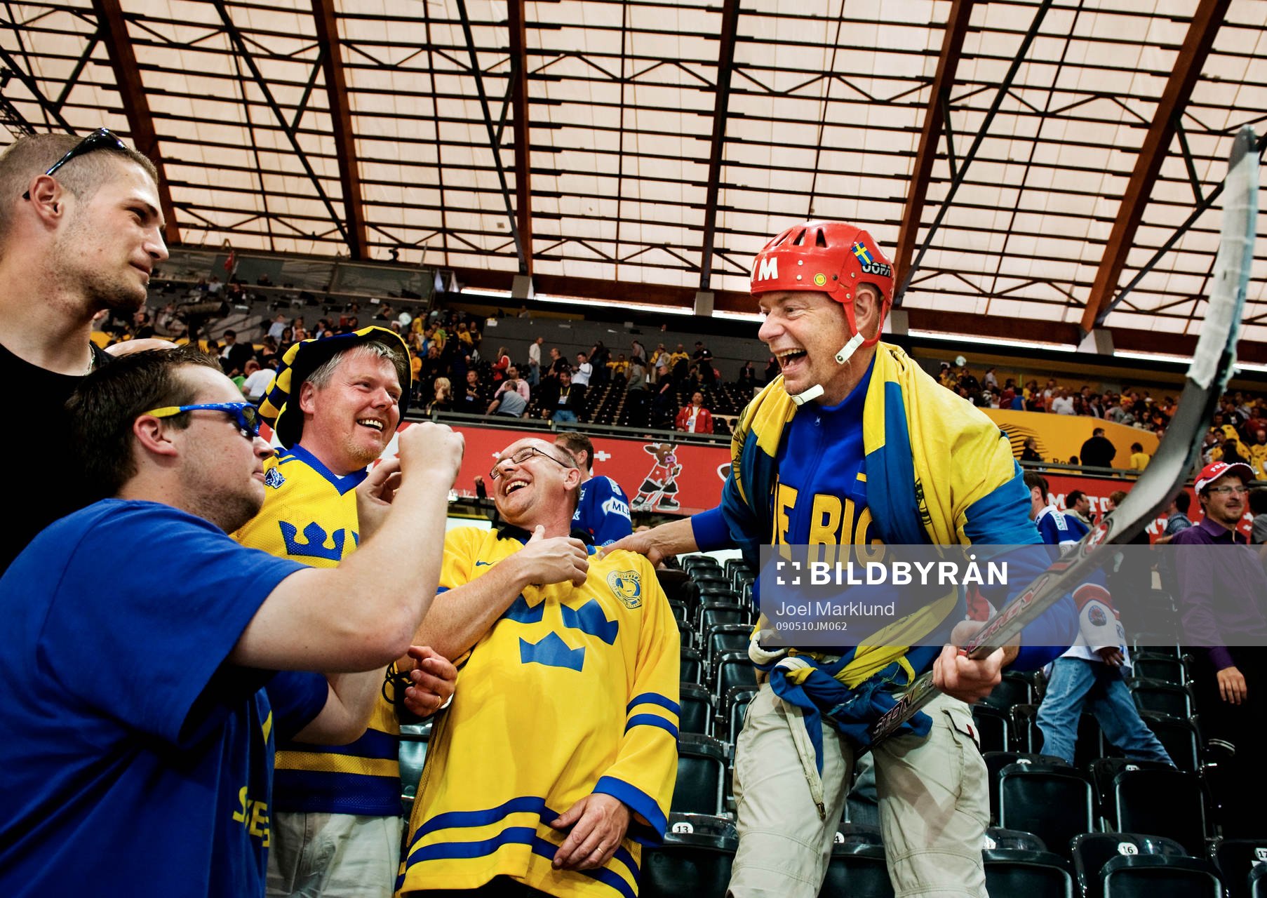 Glada svenska fans, supporter