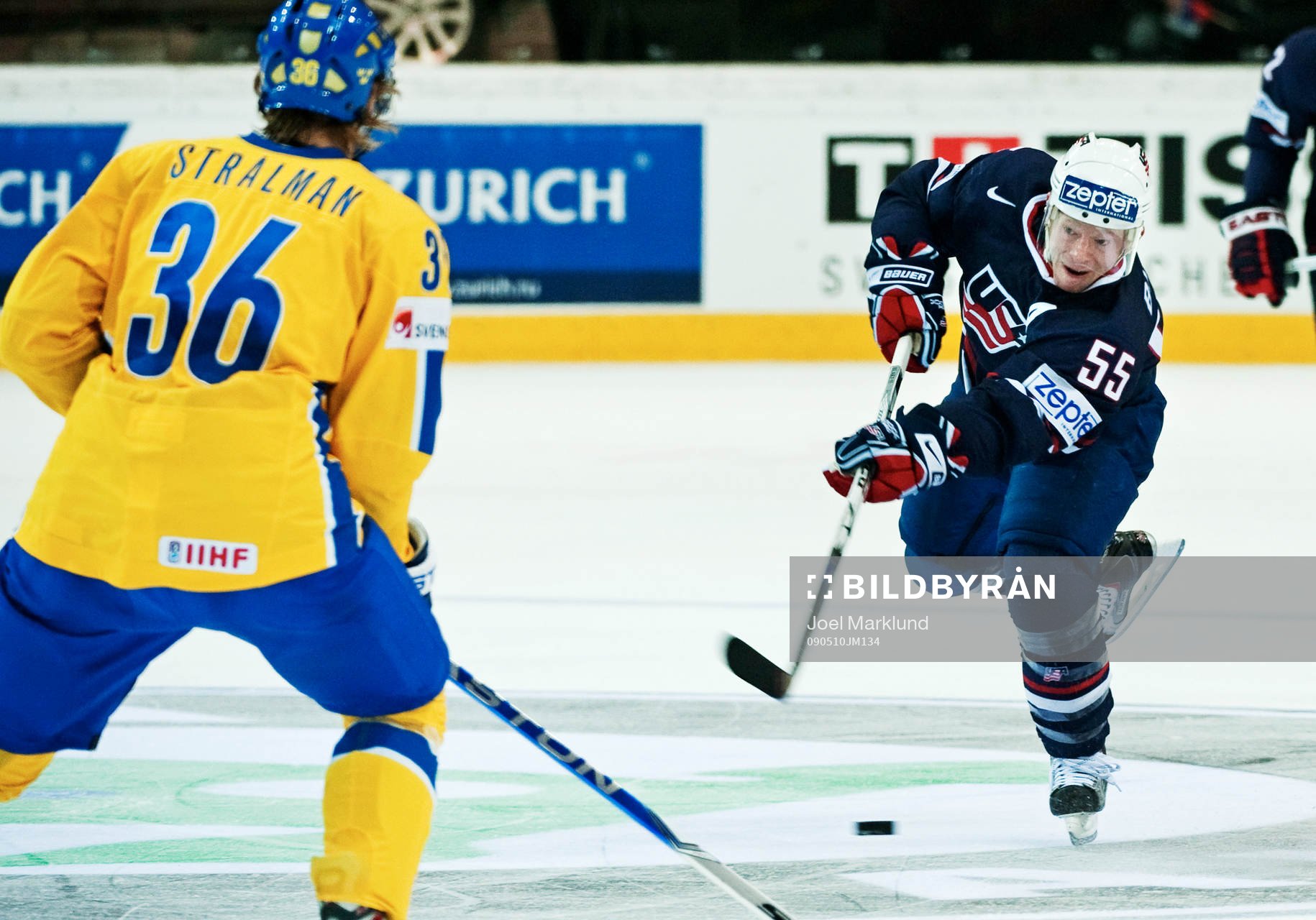 Jason Blake, USA, skjuter mot mål