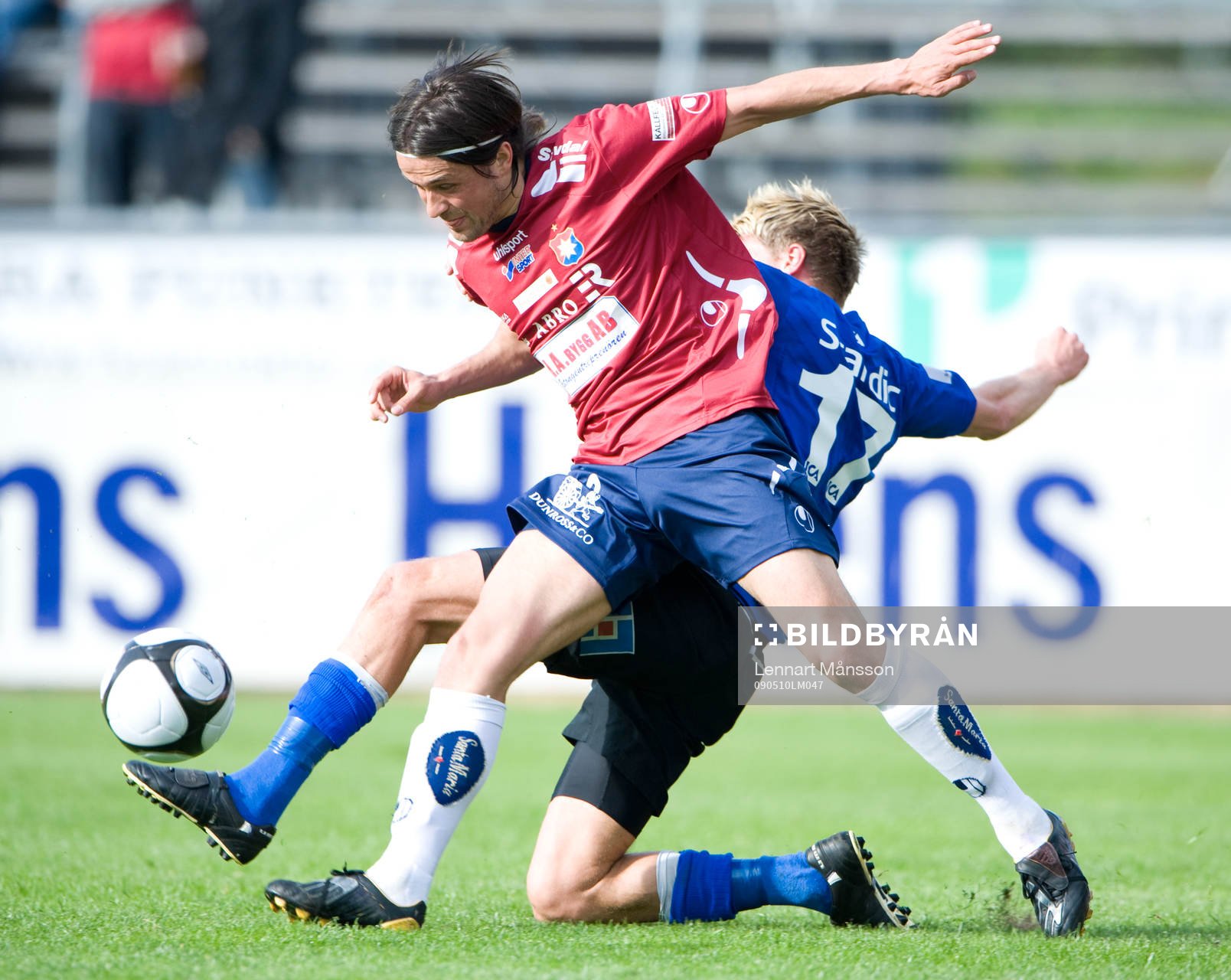 Pavel Zavadil kliver förbi Christian Järdler