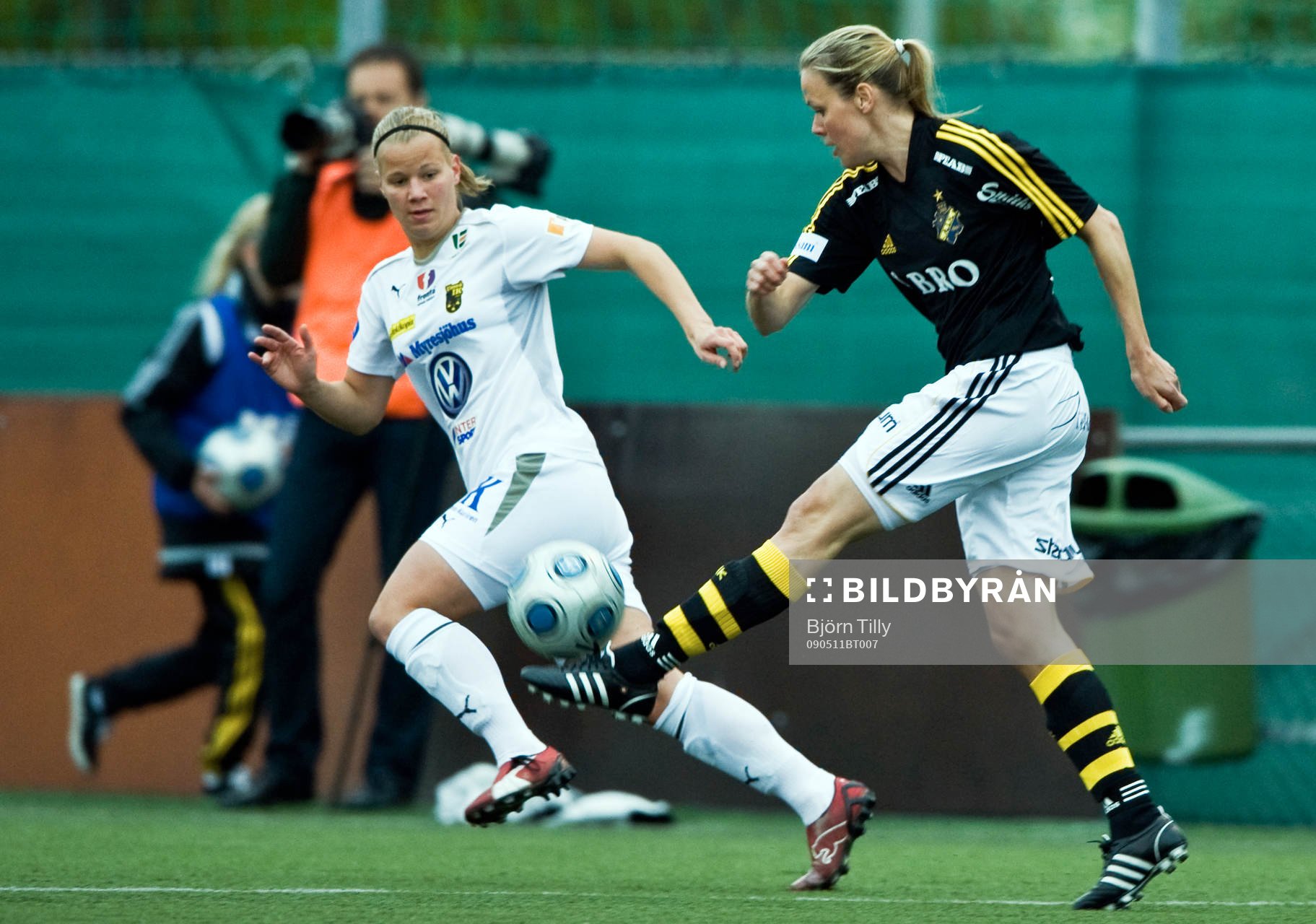 Maija Saari, Umeå och Laura Östberg Kalmari, AIK