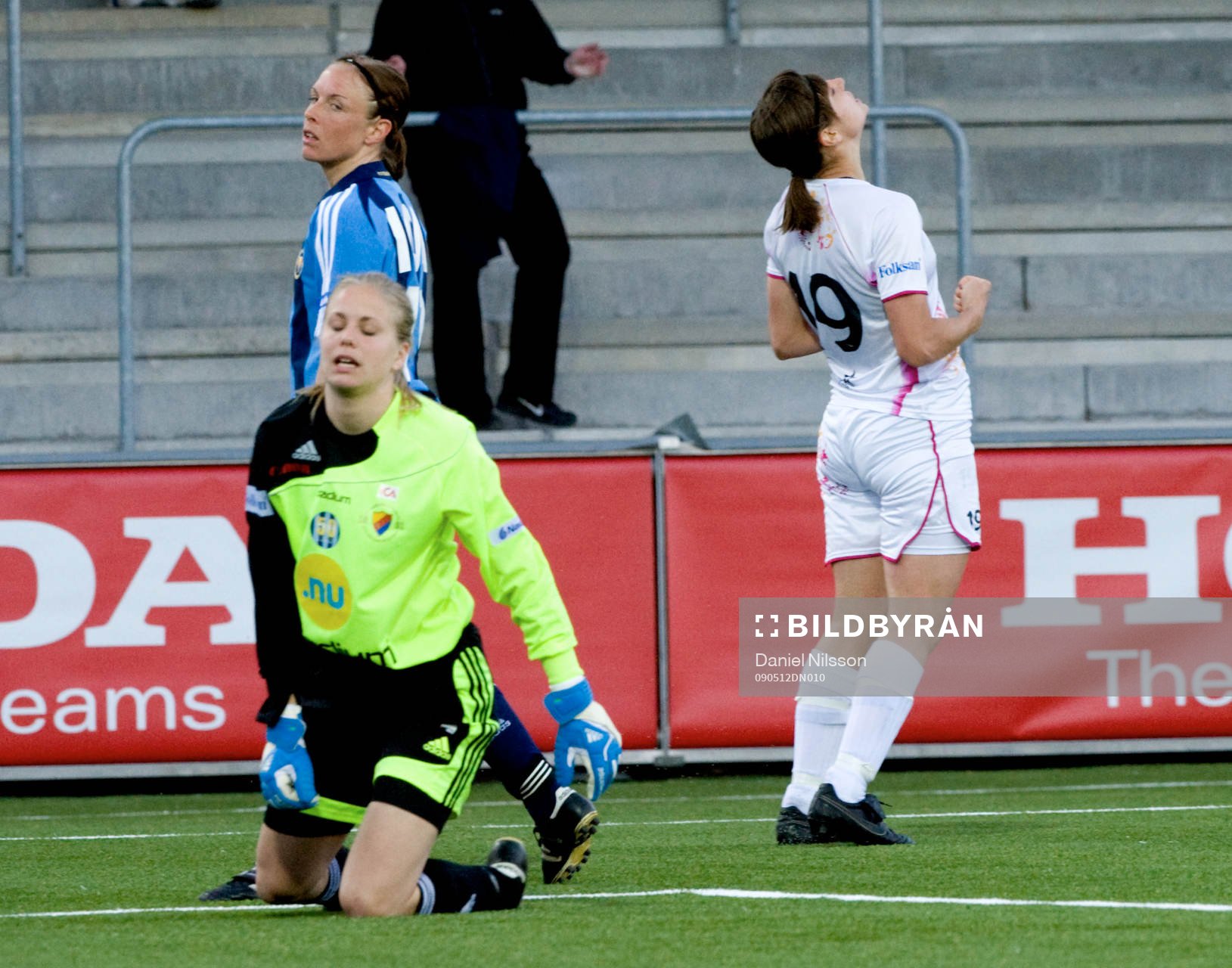 Linda Forsberg, Ldb har gjort 1-0, jubel, Veronika