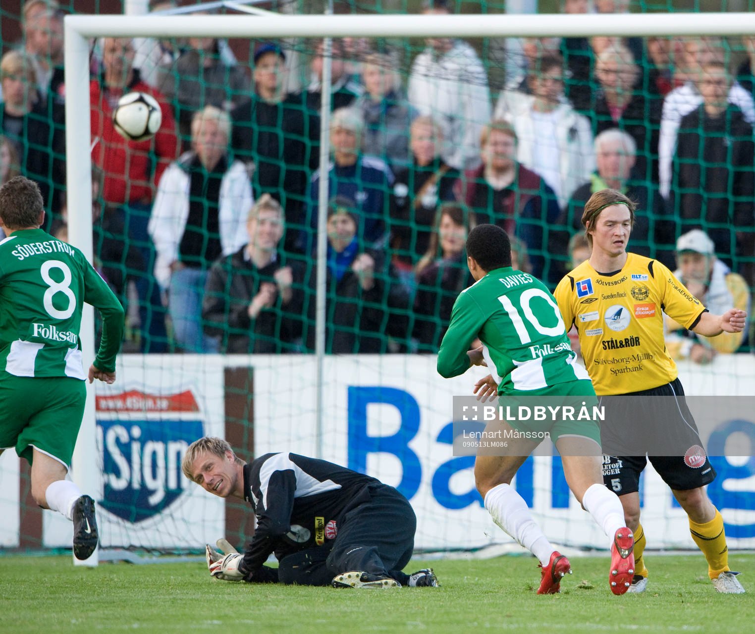 3-1, Charlie Davies överlistar Mattias Asper, målvakt,