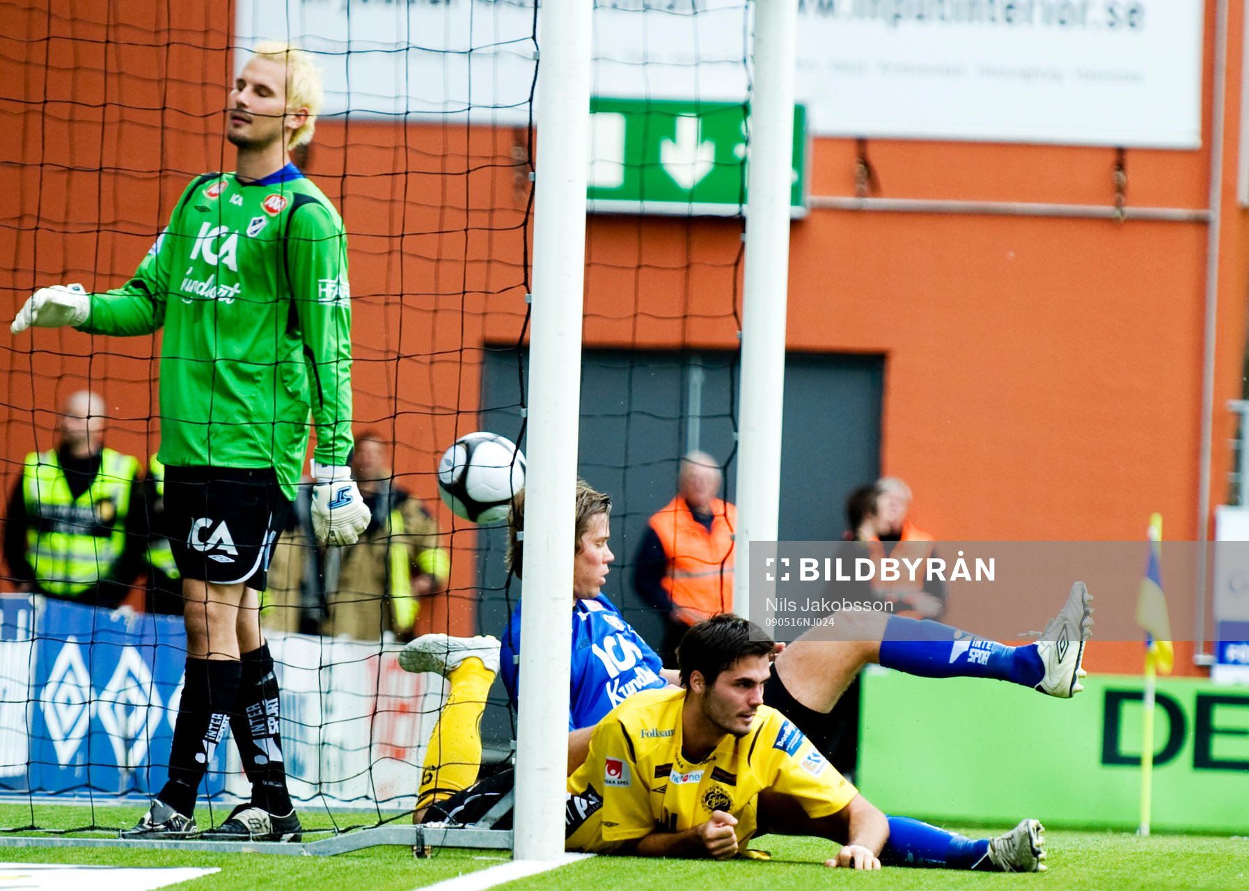 Denni Avdic, Elfsborg, har nickat in 4-0, Magnus Bahne,