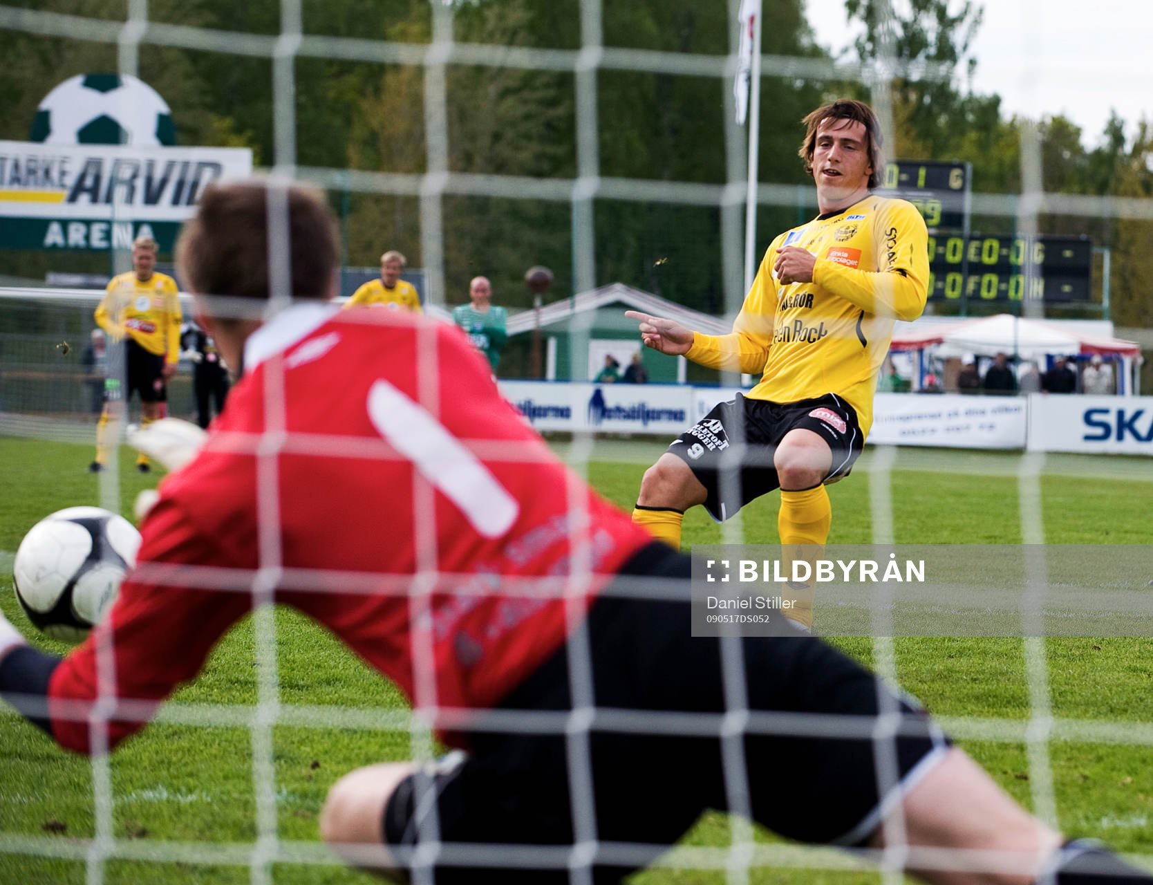 Erton Fejzullahu, Mjällby. Colin Burns, målvakt Ljungskile