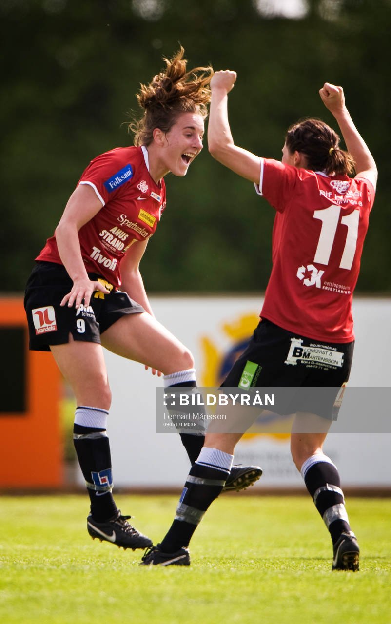 Antonia Göransson jubel med Susanne Moberg. Glädje