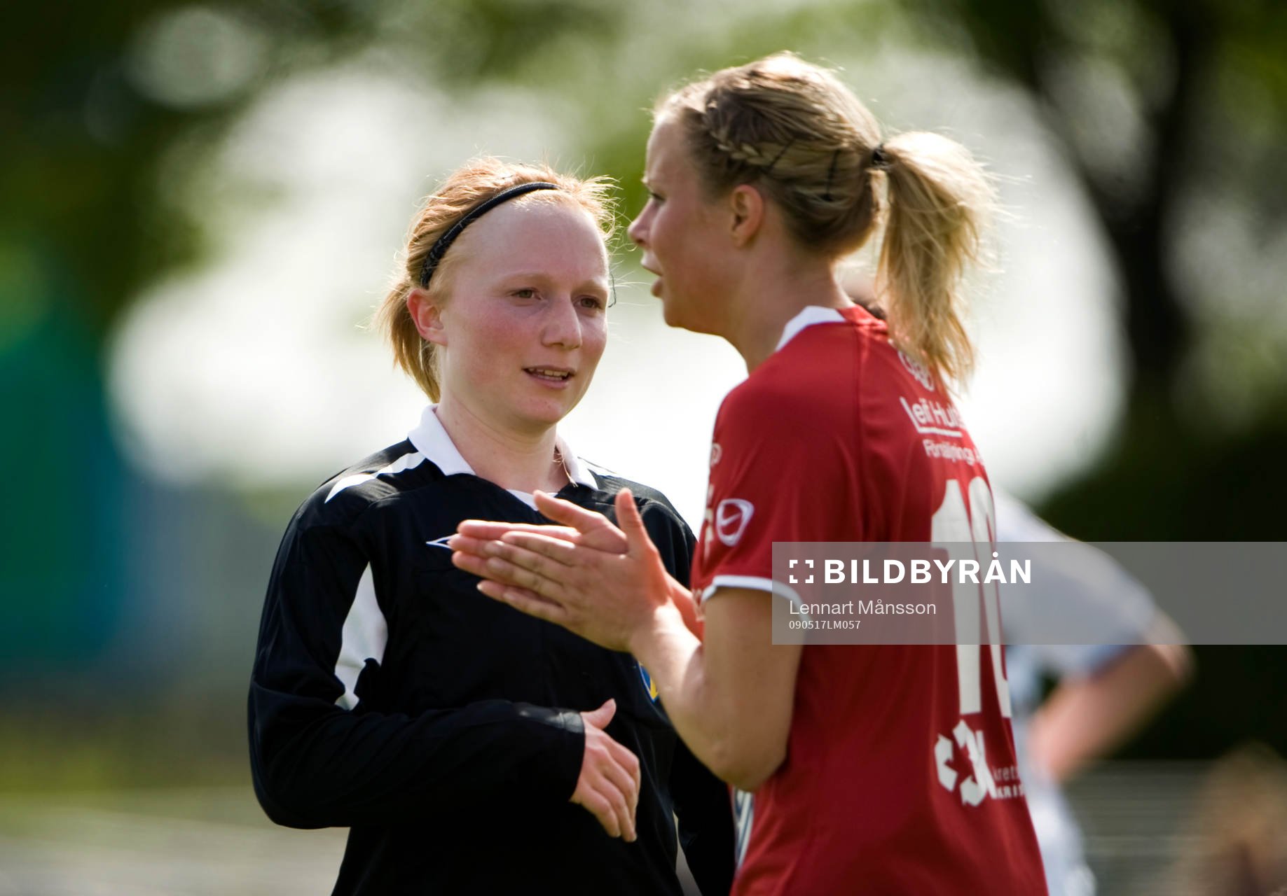 Linn Wikström, domare och Sofie Andersson, Kristianstad