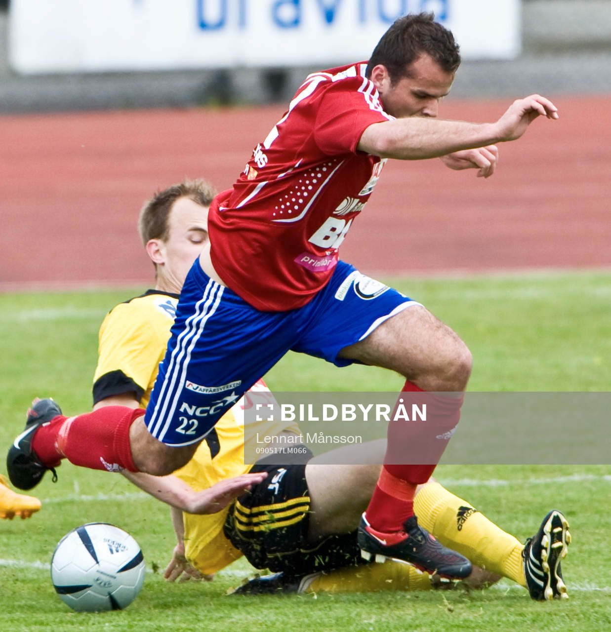 Fredrik Hägglund, Hässleholm, bryter en Karlskrona-spelare