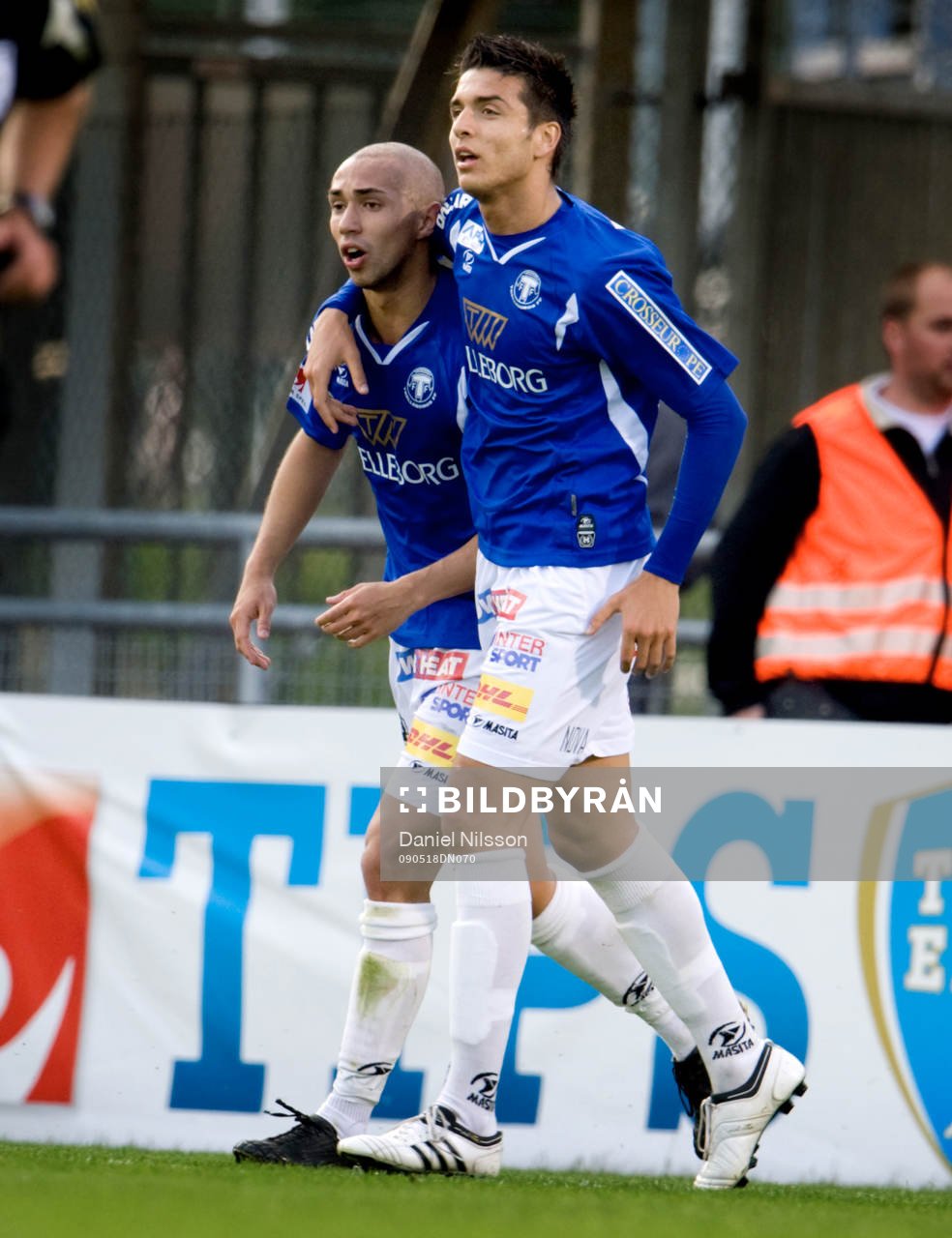 Trelleborgs målskyttar Max Fuxberg och Fisnik Shala jubel