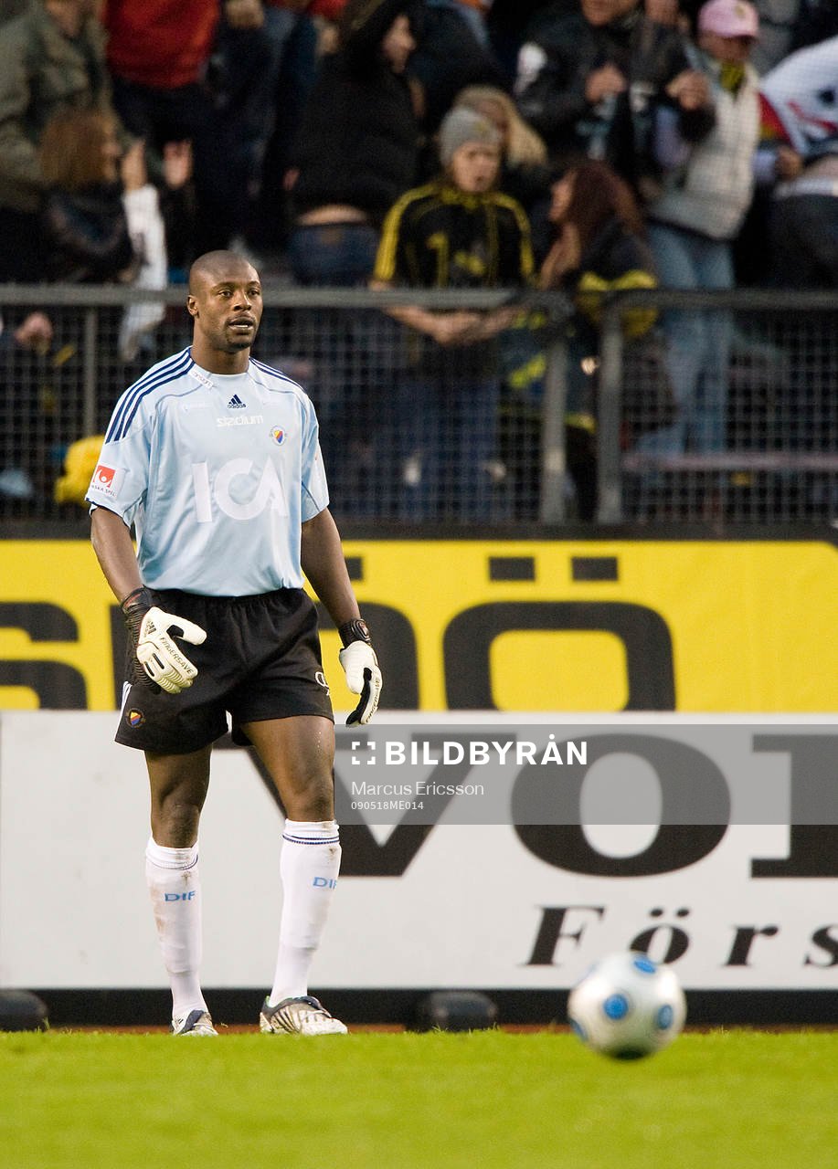 Pa Dembo Touray, målvakt