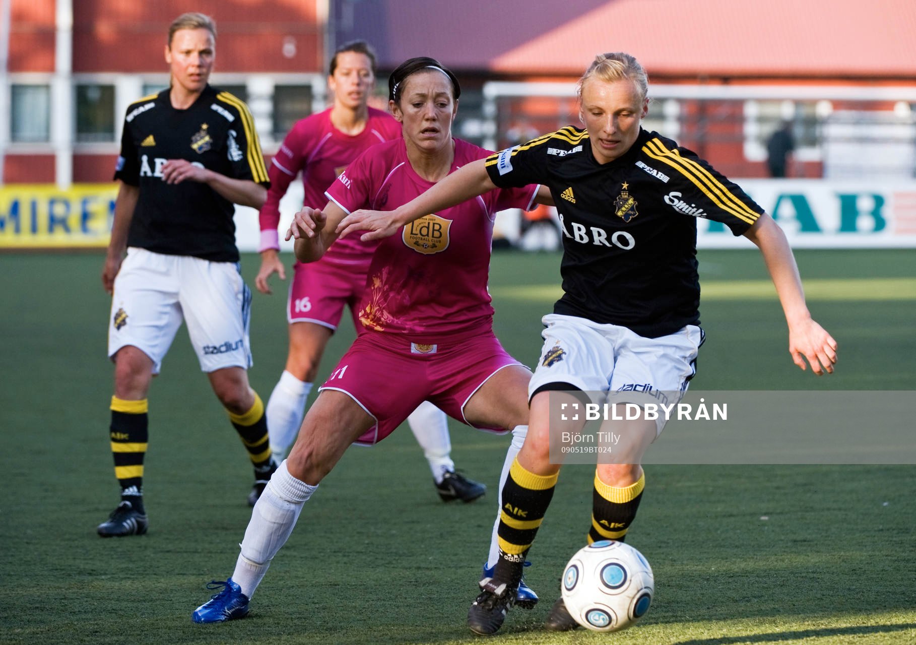 Therese Sjögran, LdB Malmö och Sofia Simonsson, AIK