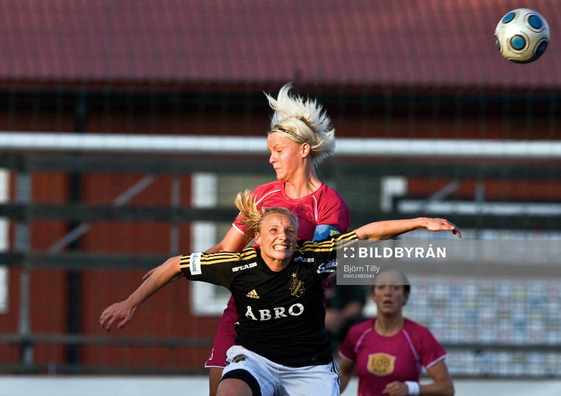 Sofia Simonsson, AIK och Nilla Fischer, LdB Malmö