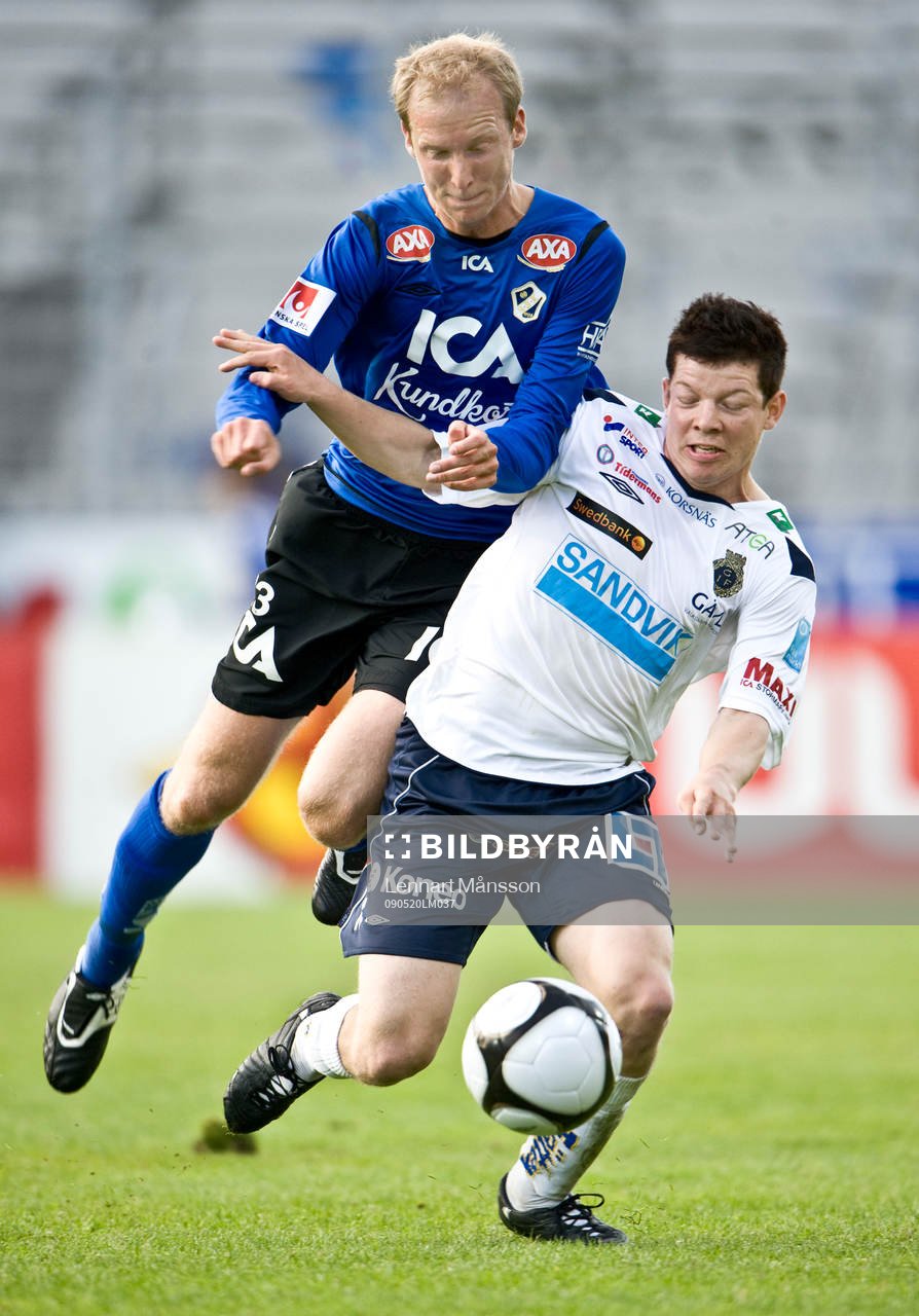  Andreas Johansson, Halmstad och Jonas Lantto, Gefle, närkamp.