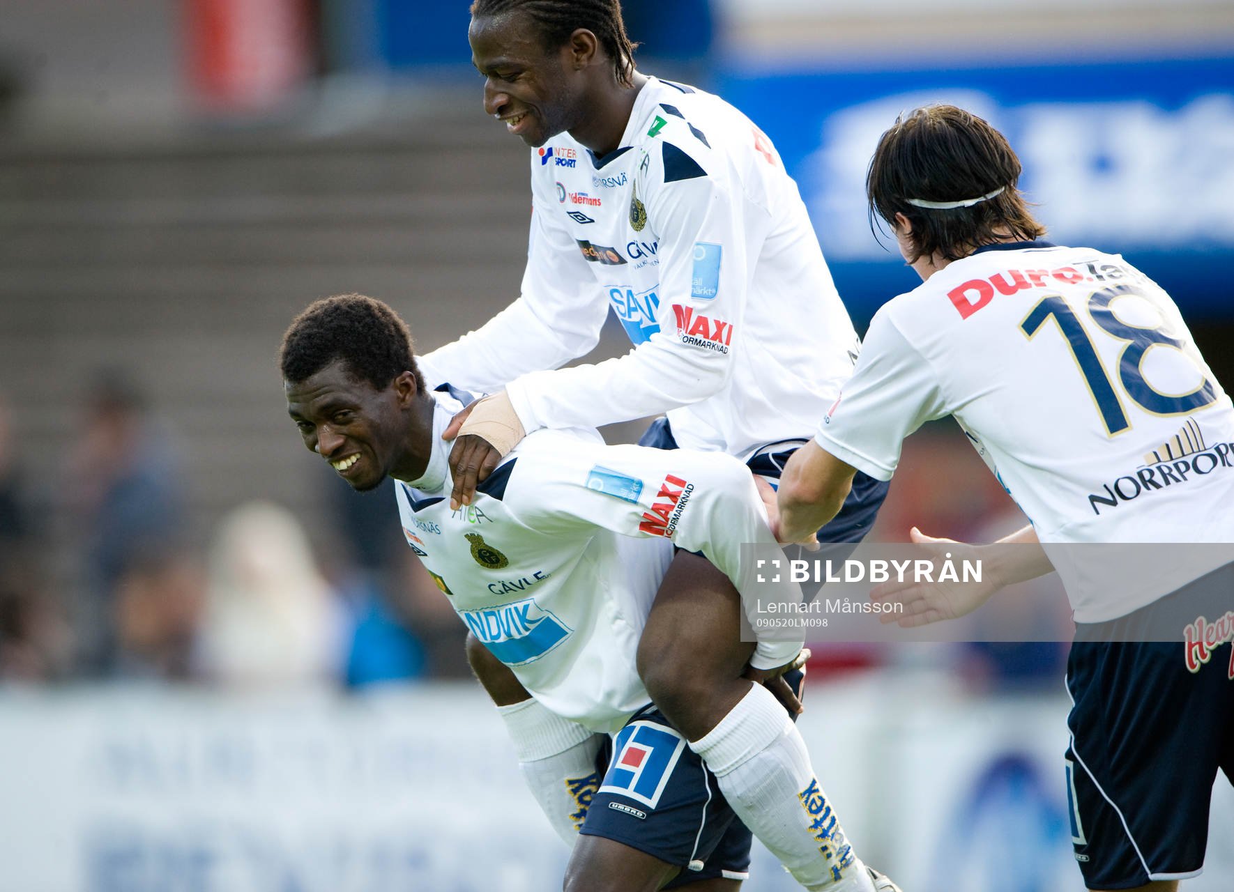 Yussif Chisbah, Amadou Jawo och Andreas Dahlén, jubel
