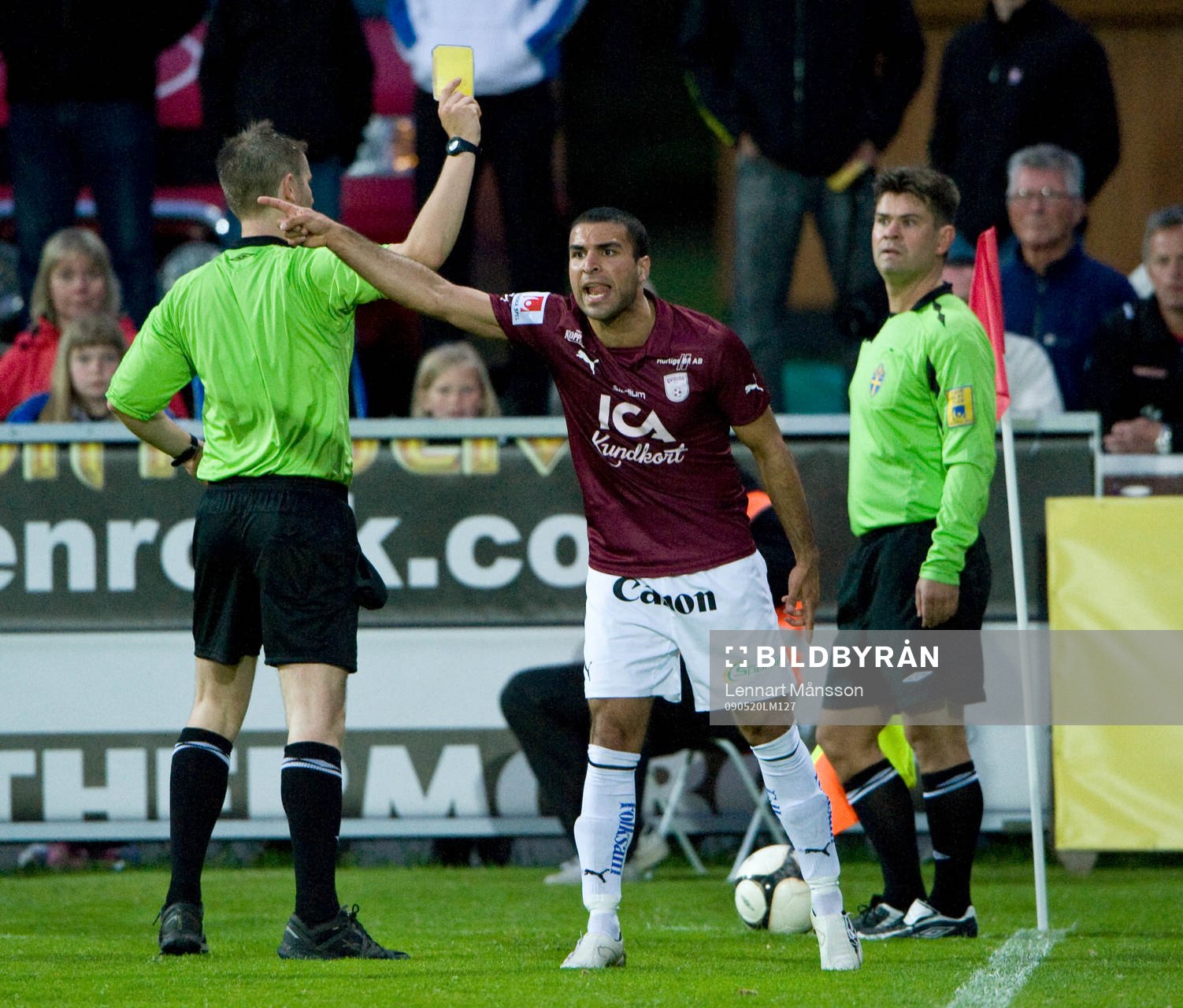 Arash Bayat, Qviding. Domare, gult kort, varning