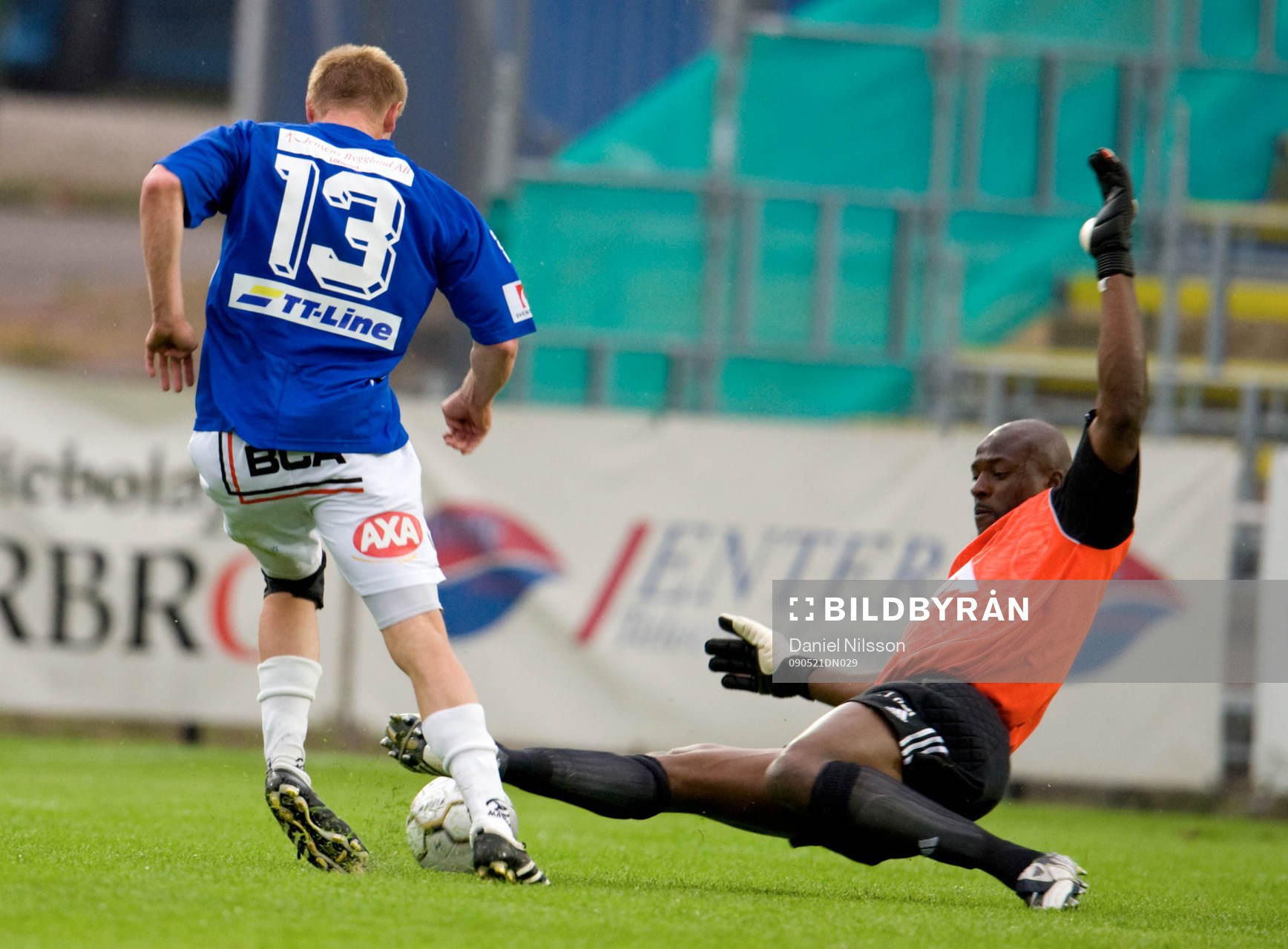 Fredrik Jensen, Trelleborg och Pa Dembo Touray, målvakt,