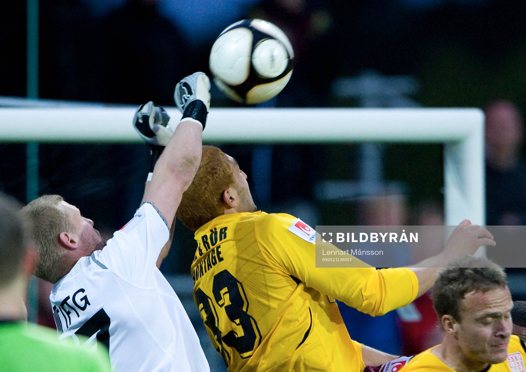 Juan Robledo, Mjällby och Tommy Naurin, målvakt, Qviding