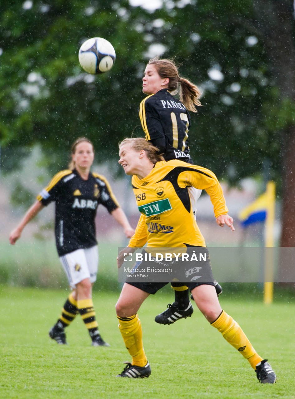 Julia Frank, AIK och Emma Lund, Gamla Uppsala