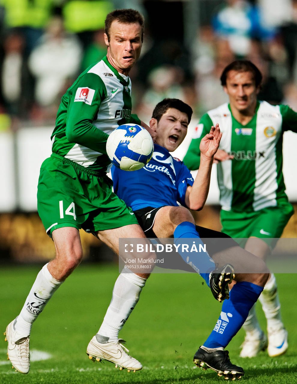 Mikkel Jensen, Hammarby, stoppar Anel Raskaj, Halmstad