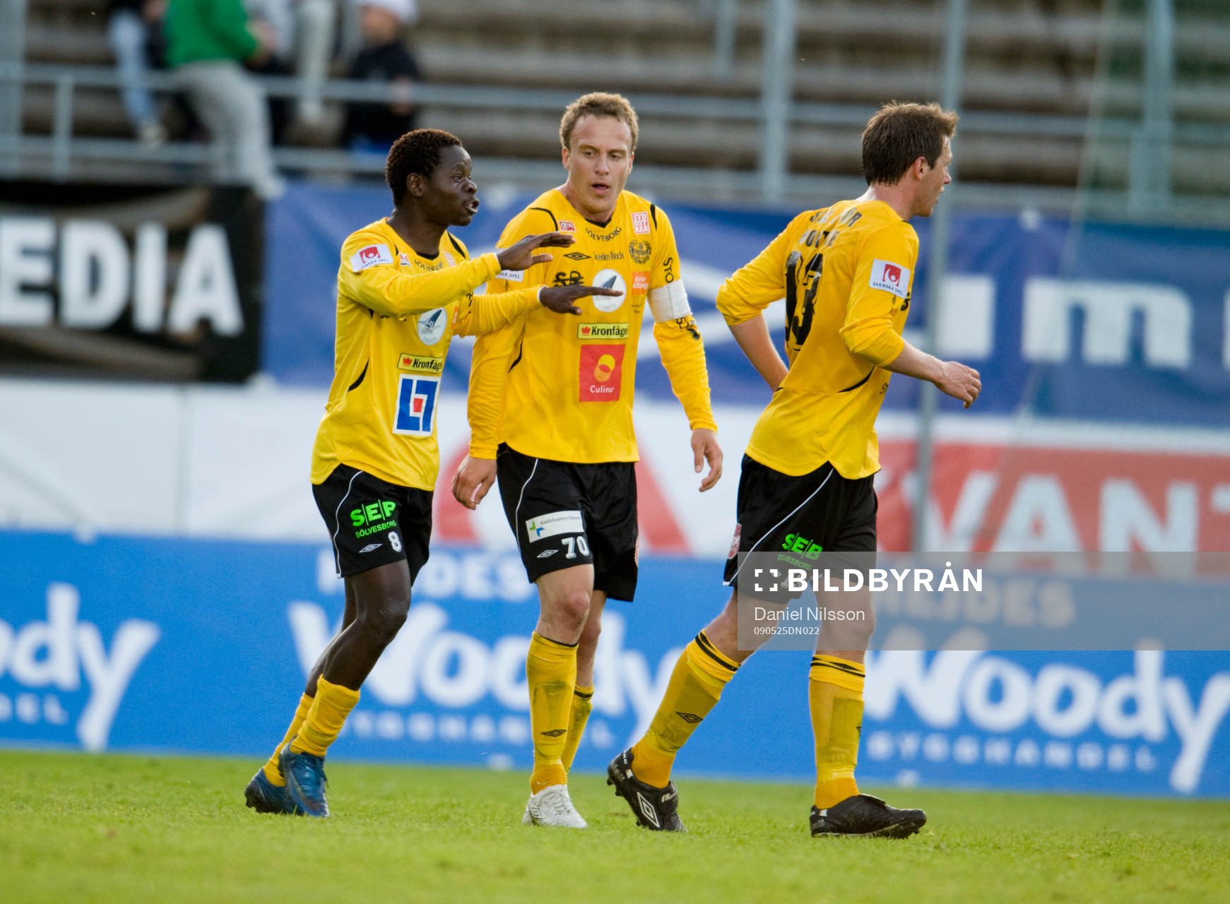Marcus Ekenberg, Mjällby (i mitten) har gjort 1-0