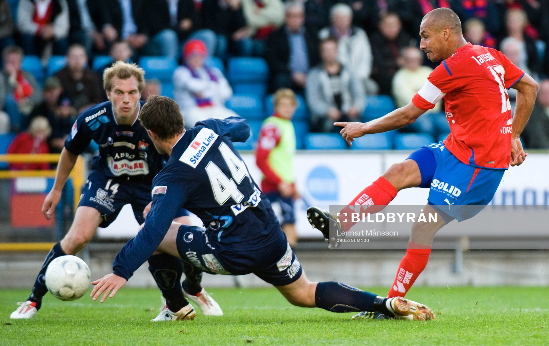 Henrik Larsson har fått ner David Lainar och Tommy von