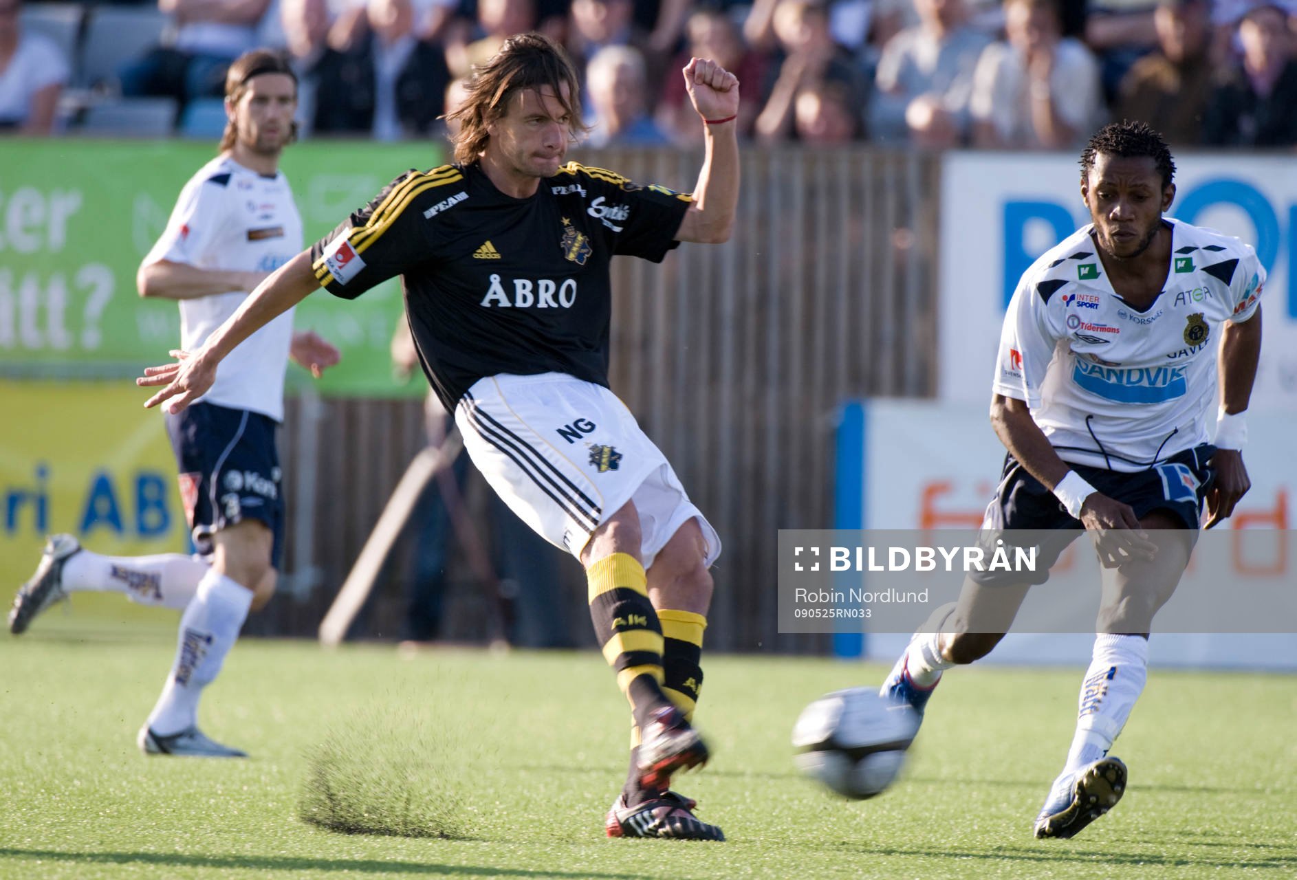 Ivan Obolo, AIK och Yannick Bapupa, Gefle
