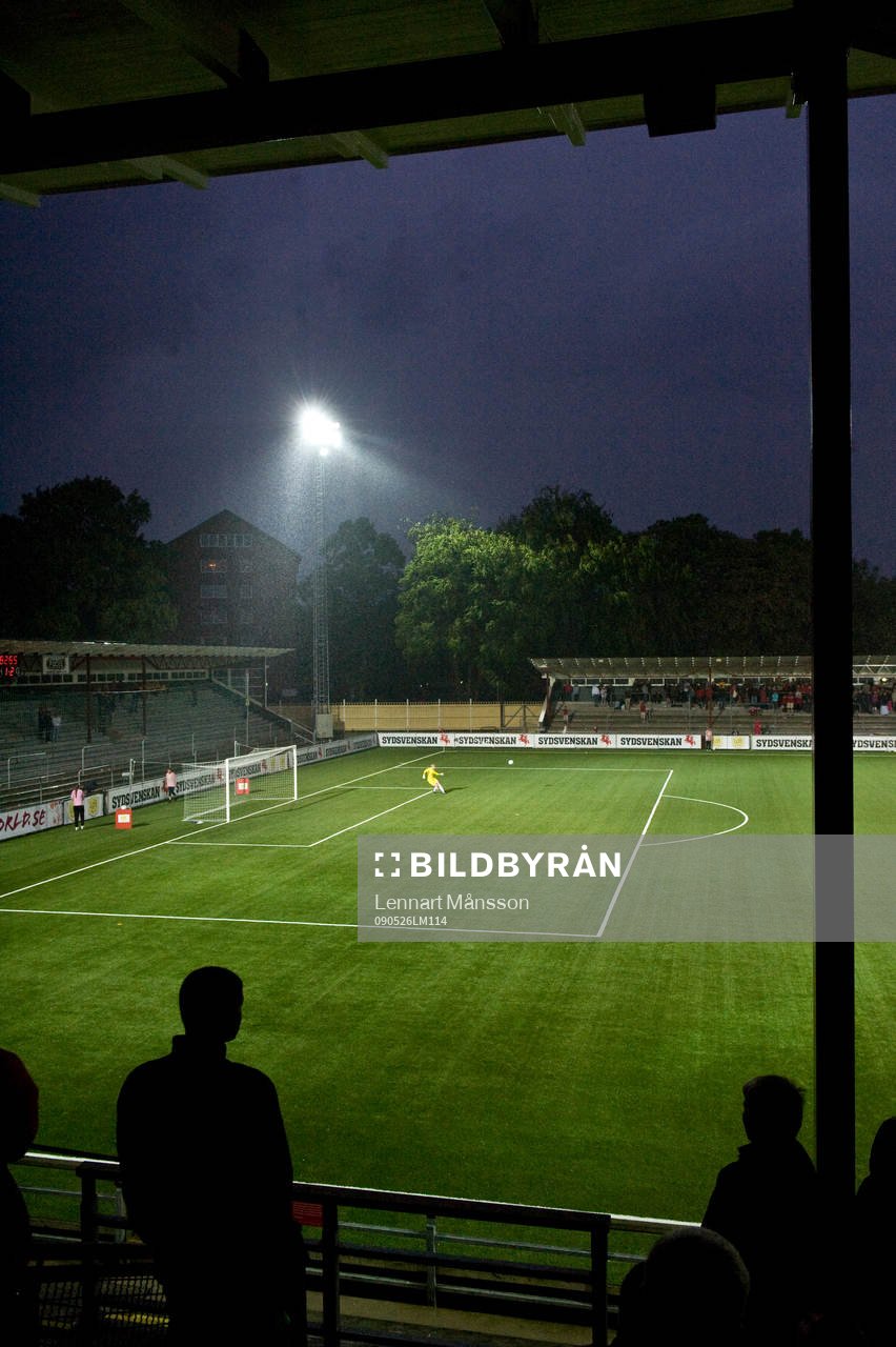 Elljus, strålkastare, belysning, regn, oväder, genre