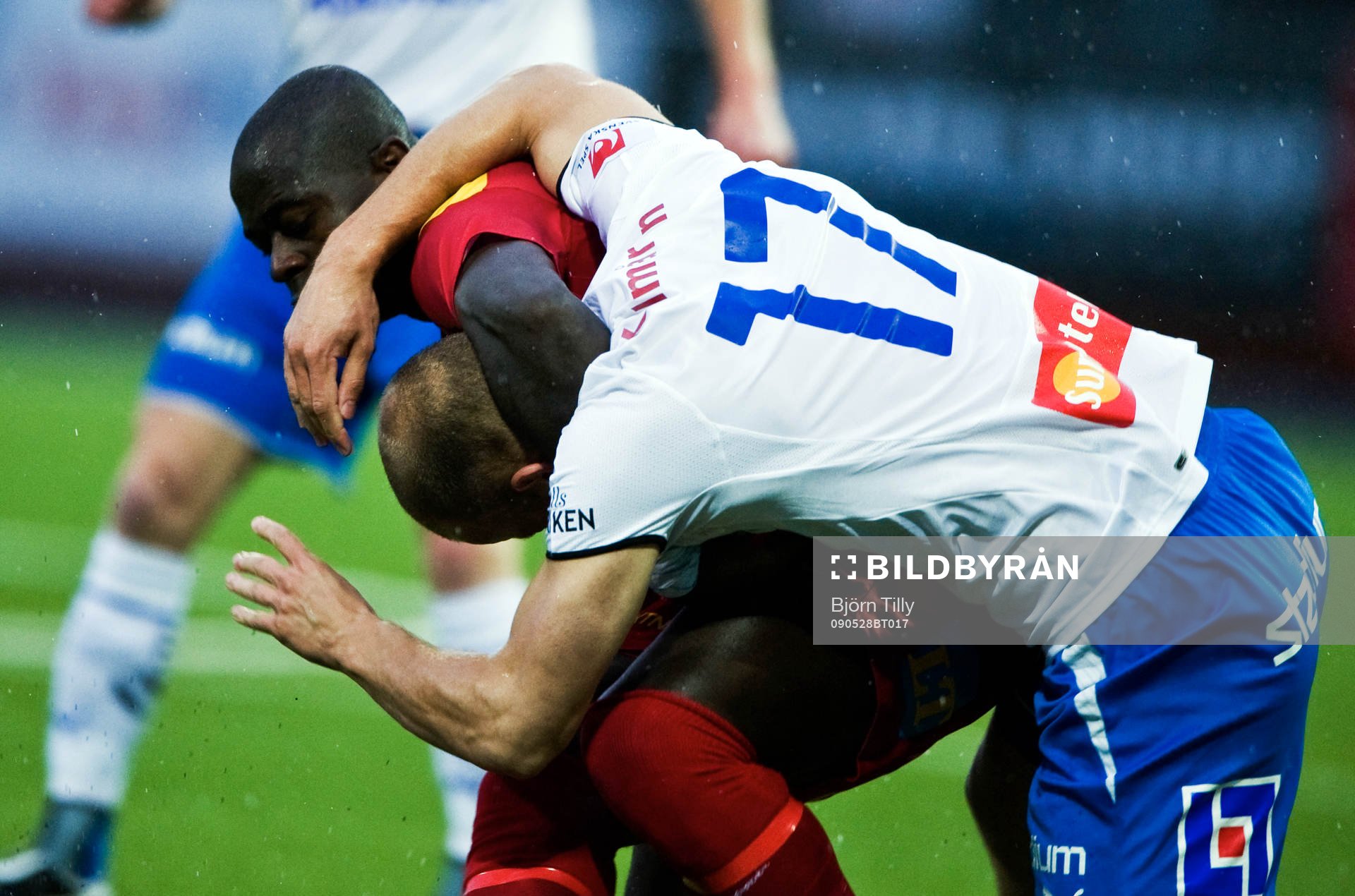 Michael Mensah, Syrianska tar ett nacksving på Gunnar Thor