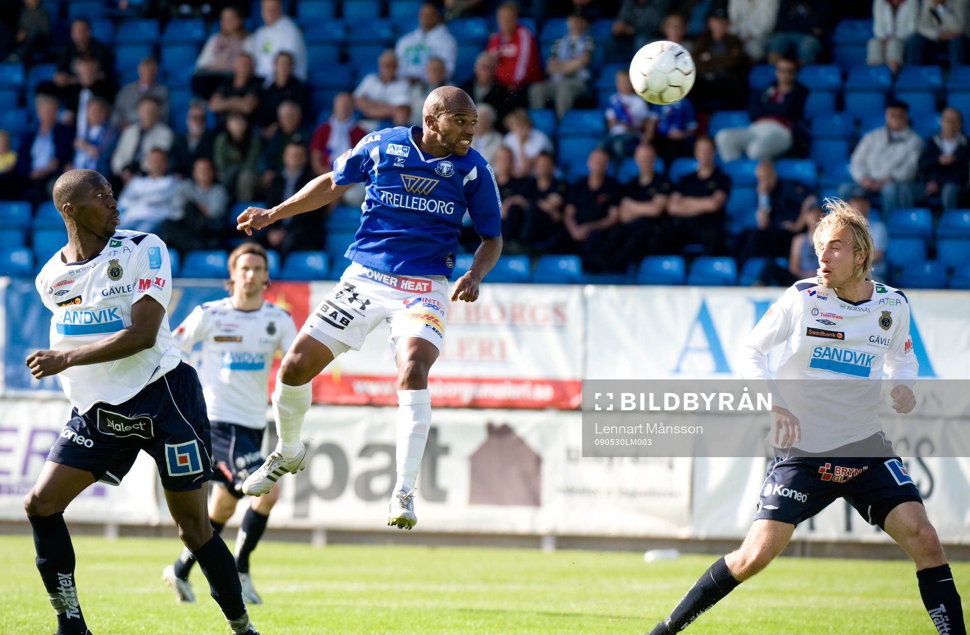 Matchhjälten Paulino Lopes Tavares ytterst nära att nicka