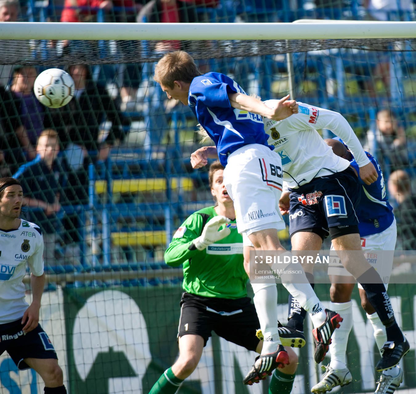 1-0, Peter Abelsson nickar förbi Mattias Hugosson