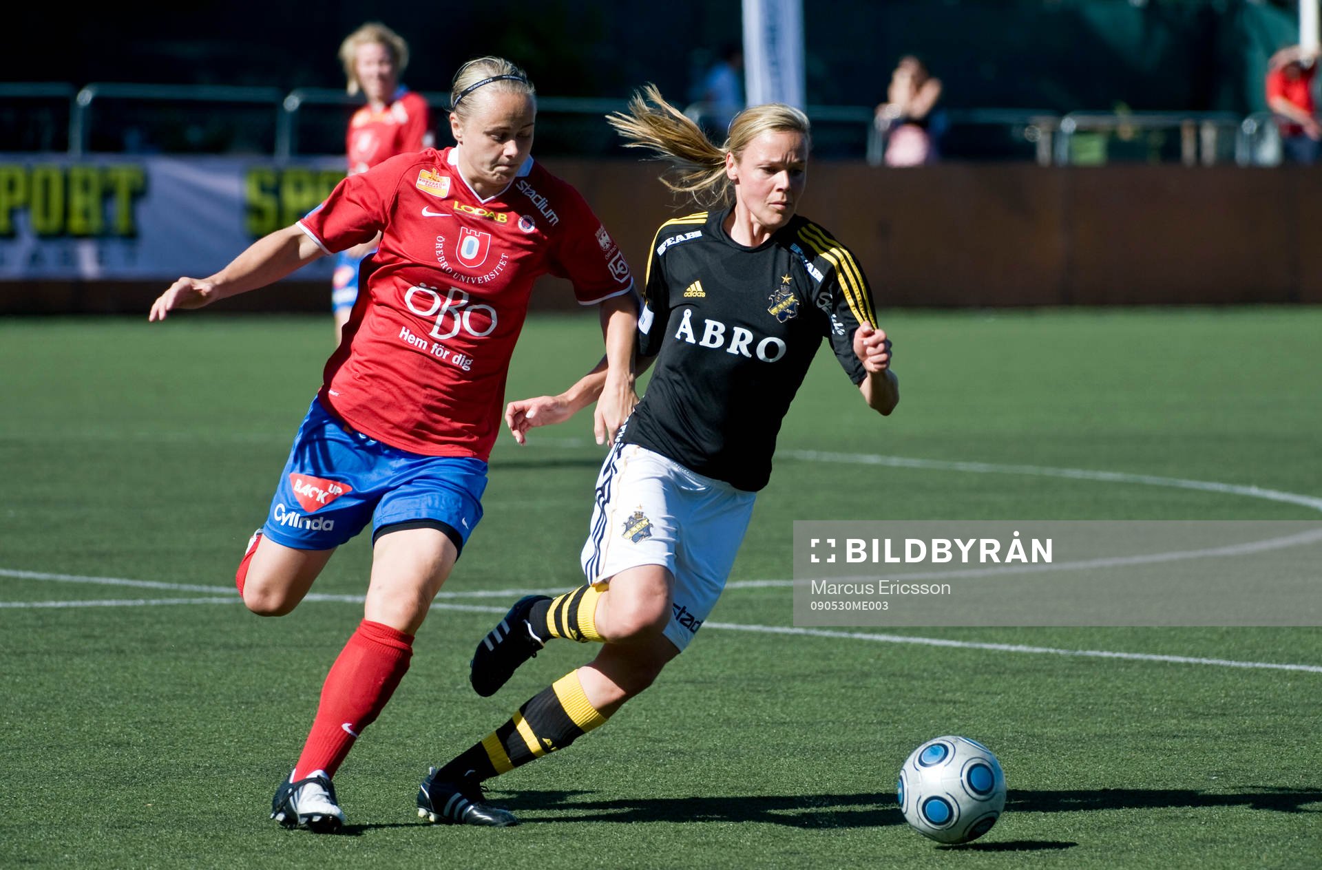 Edda Gardarsdottir, Örebro och Laura Österberg Kalmari,