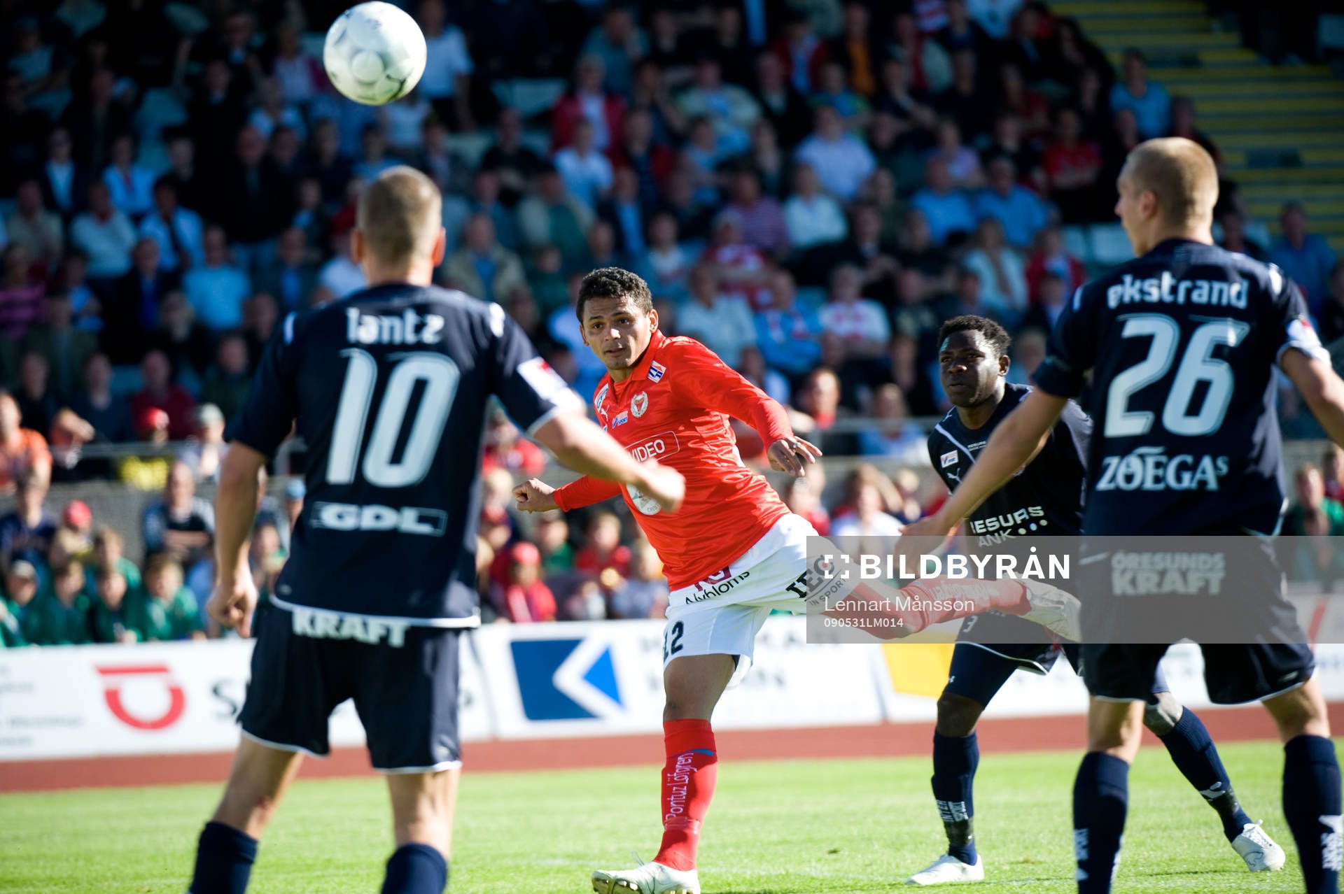 1-0 Daniel Sobralense nickar in ledningsbollen